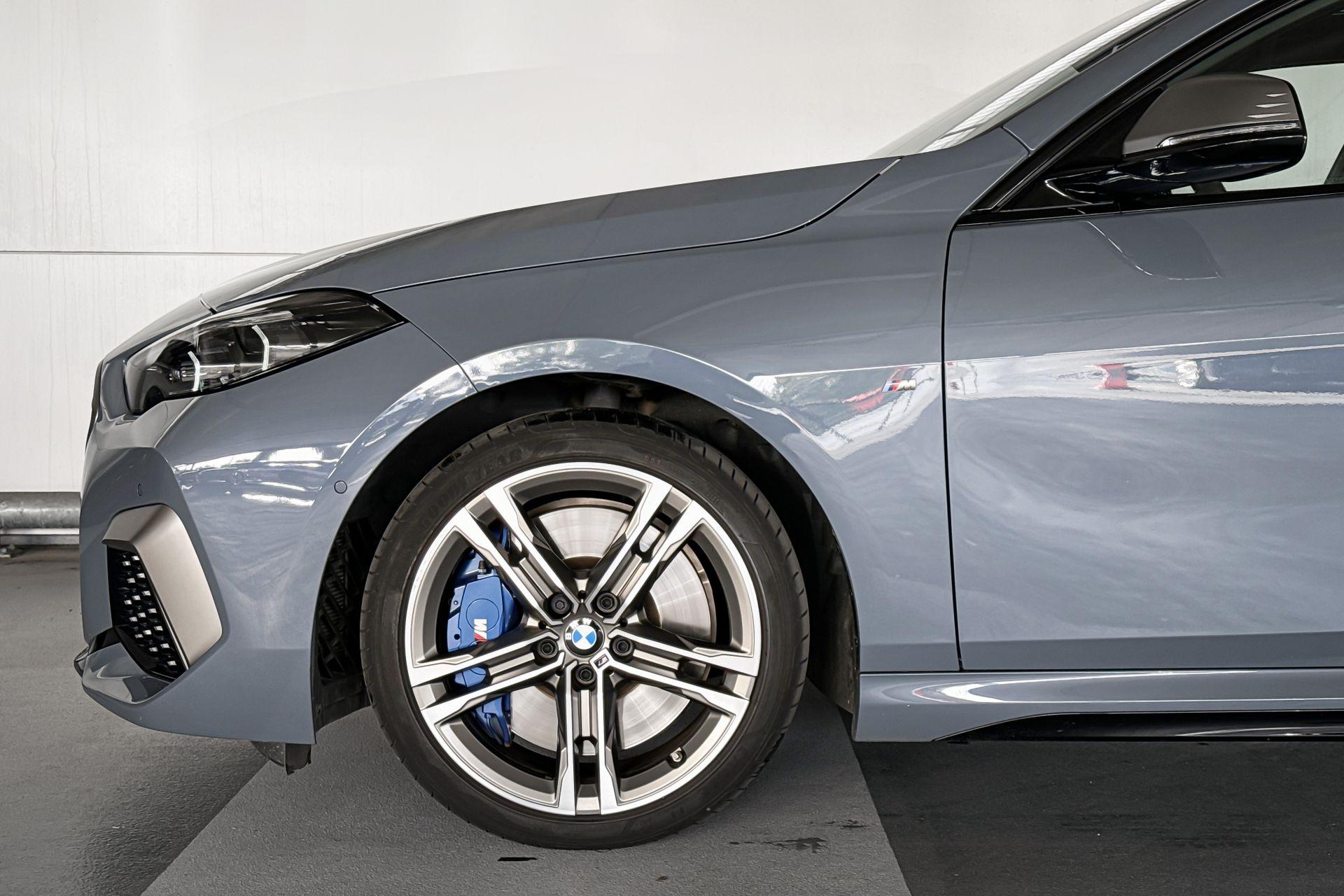 Foto van BMW M235i xDrive