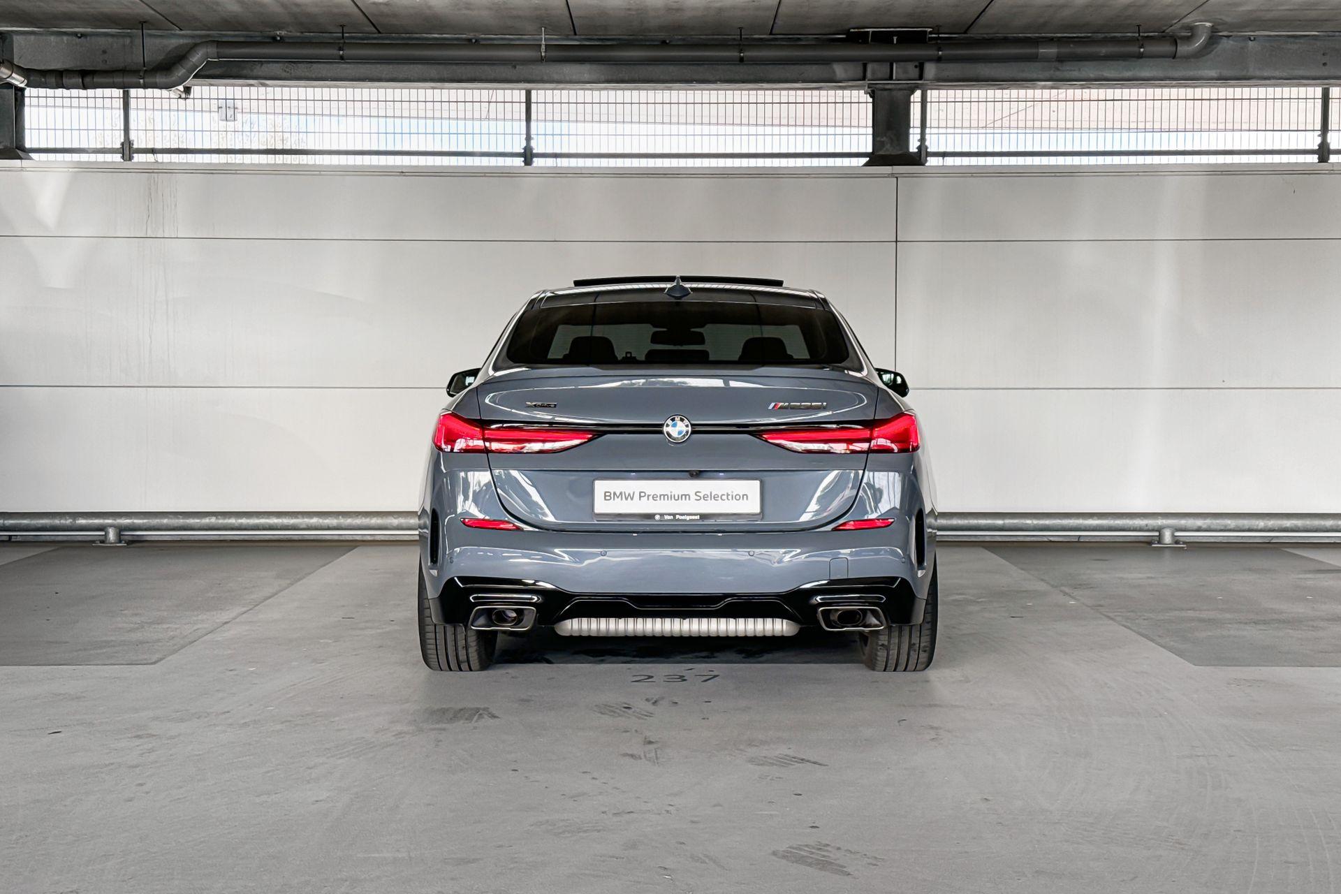 Foto van BMW M235i xDrive