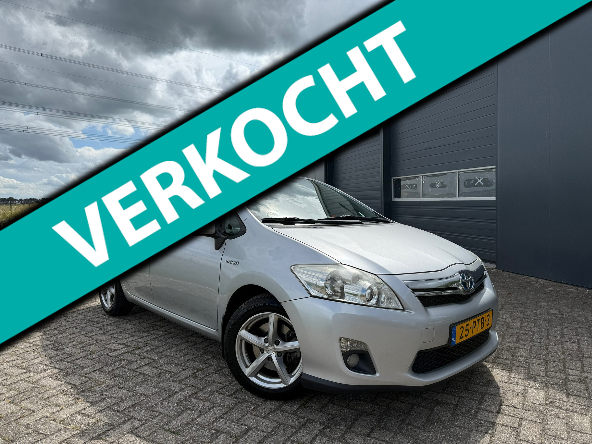 Toyota Toyota Auris 1.8 Full Hybrid Executive Keyless/Navi/Camera 2011 - voorkant