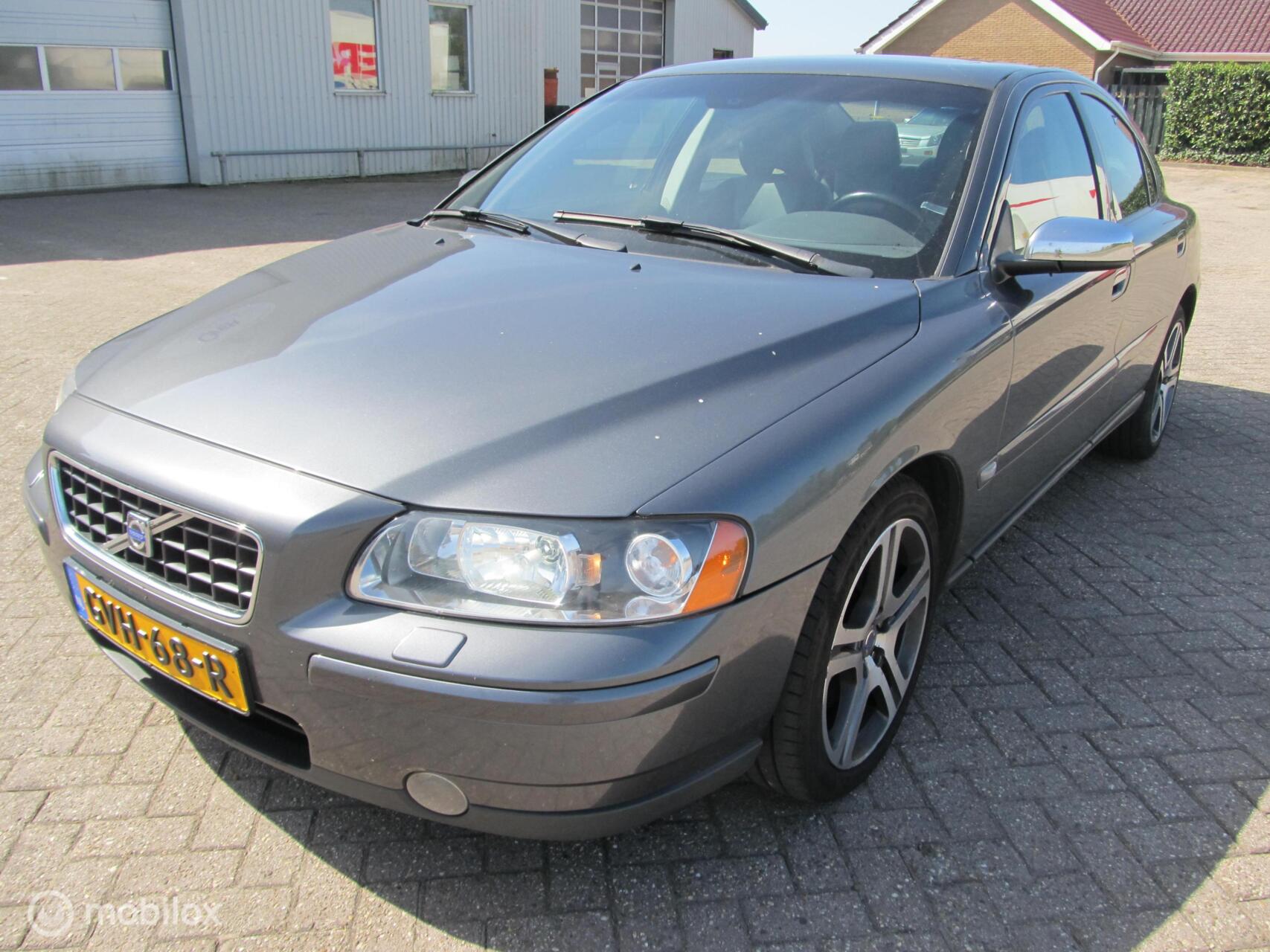 Volvo S60 2.5T Kinetic ,import Zweden,187846 zeer goede auto 2005 - voorkant