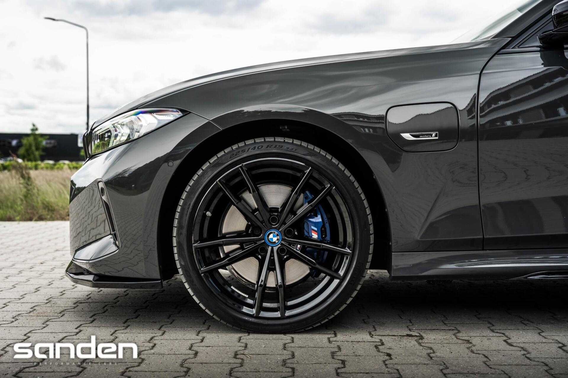 Foto van BMW 330e xDrive