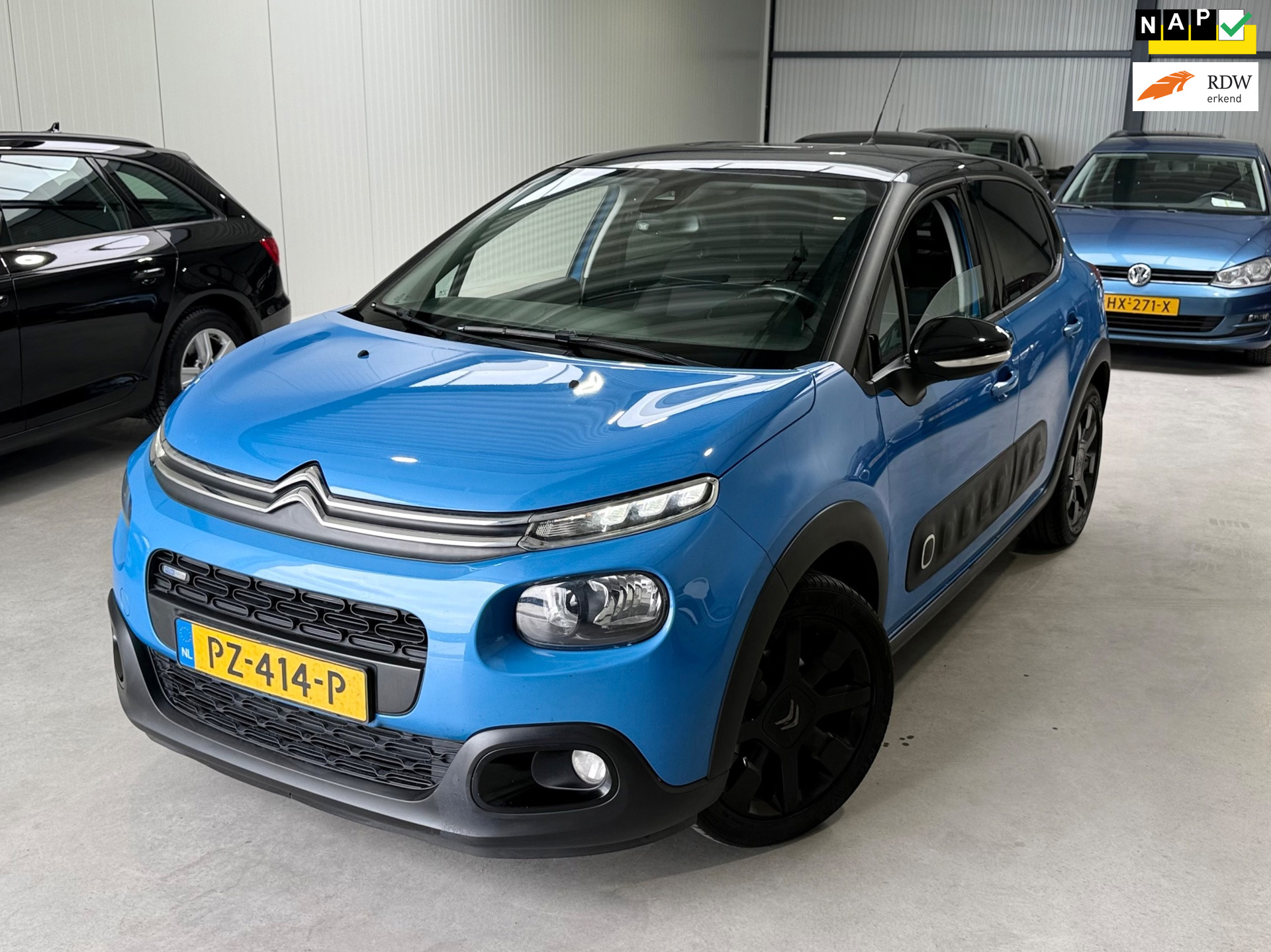Citroen C3 1.2 Shine Rookt blauw verbruikt olie 2017 - voorkant