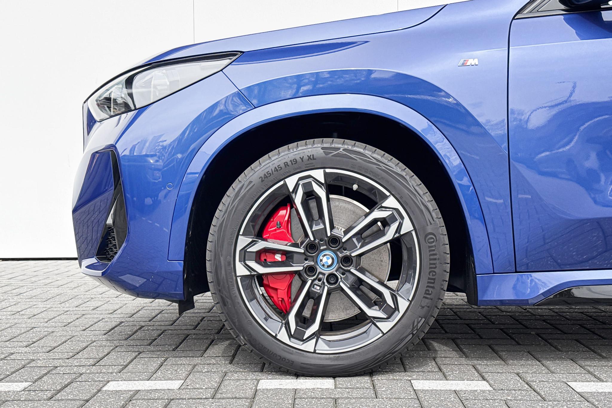 Foto van BMW Ix1 Xdrive30