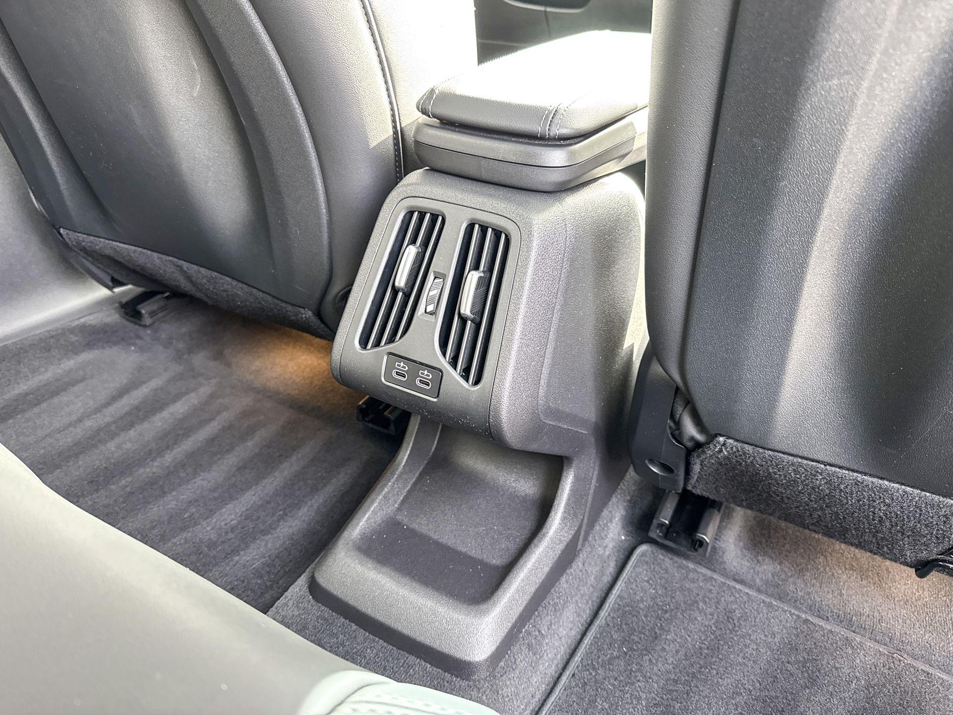 Foto van BMW Ix1 Xdrive30