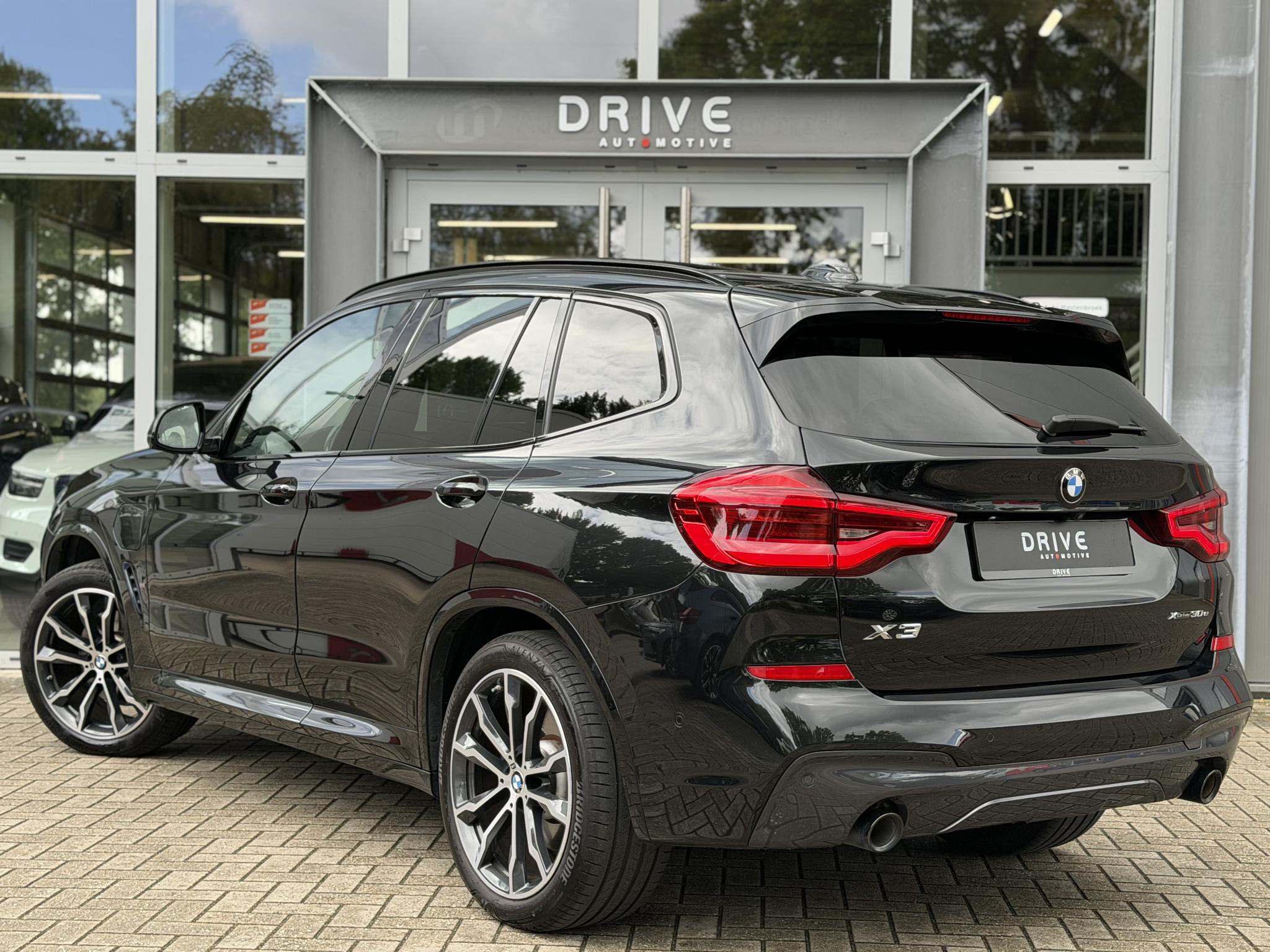 Foto van BMW X3 Xdrive30e