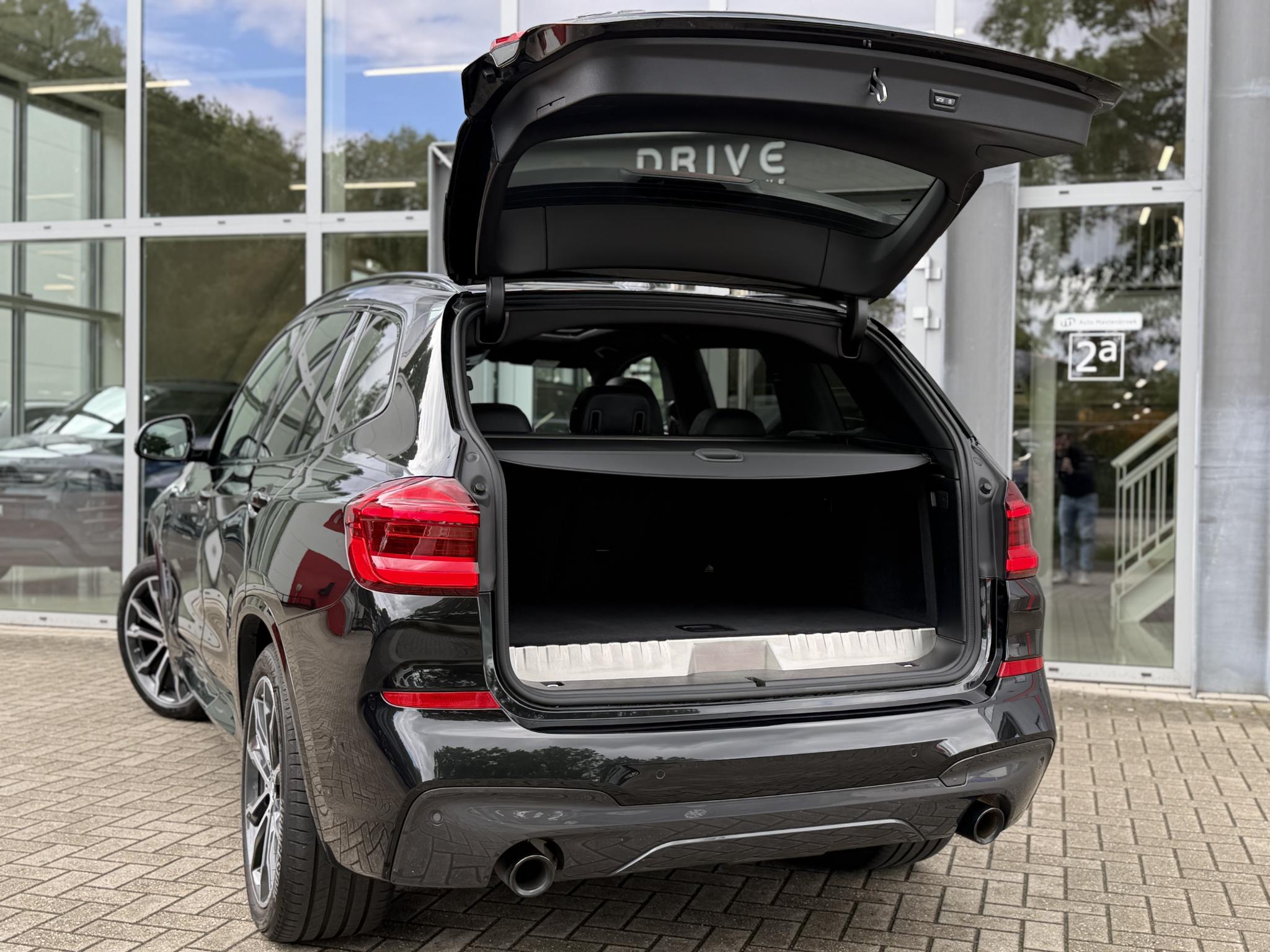 Foto van BMW X3 Xdrive30e