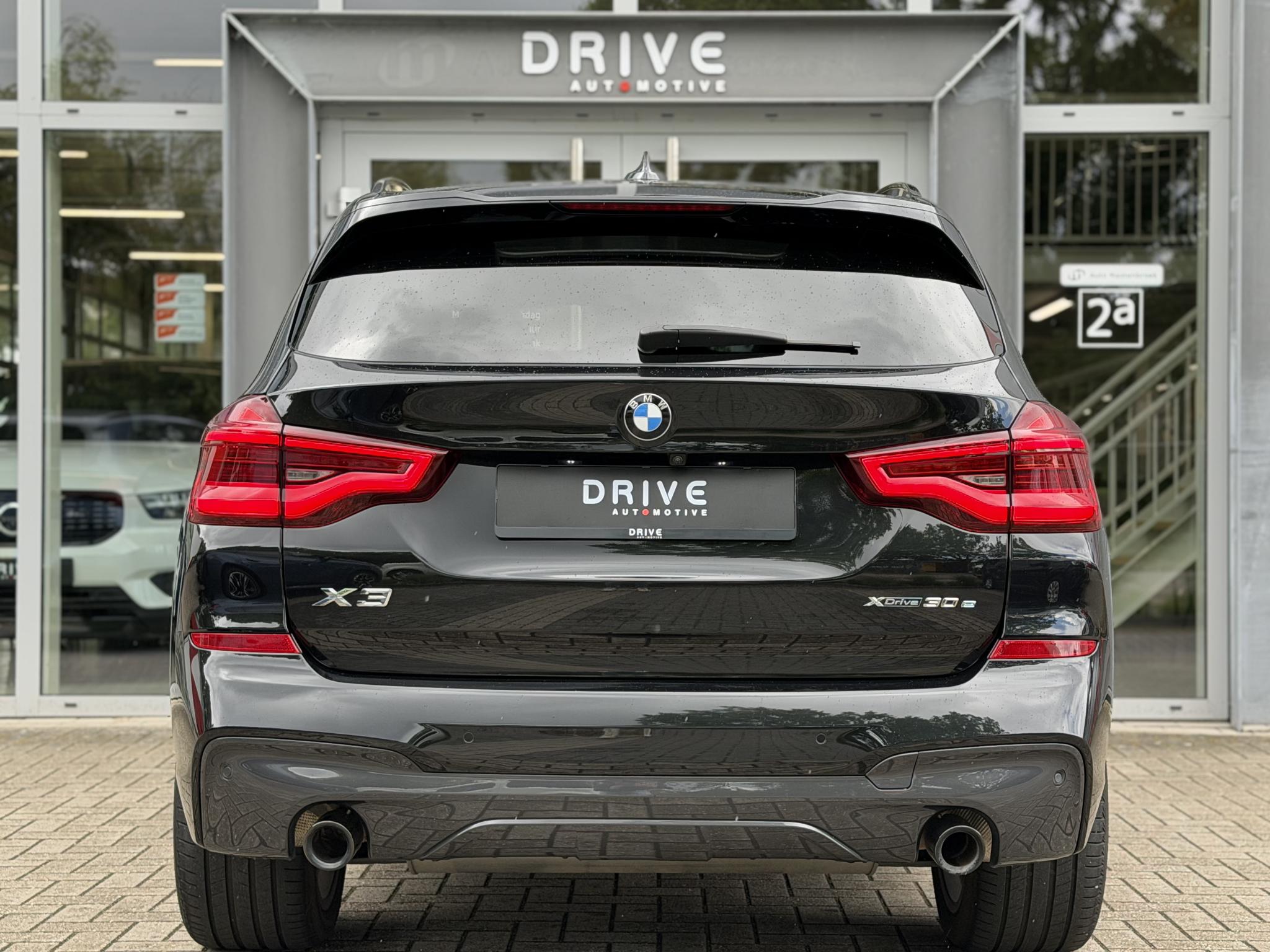 Foto van BMW X3 Xdrive30e