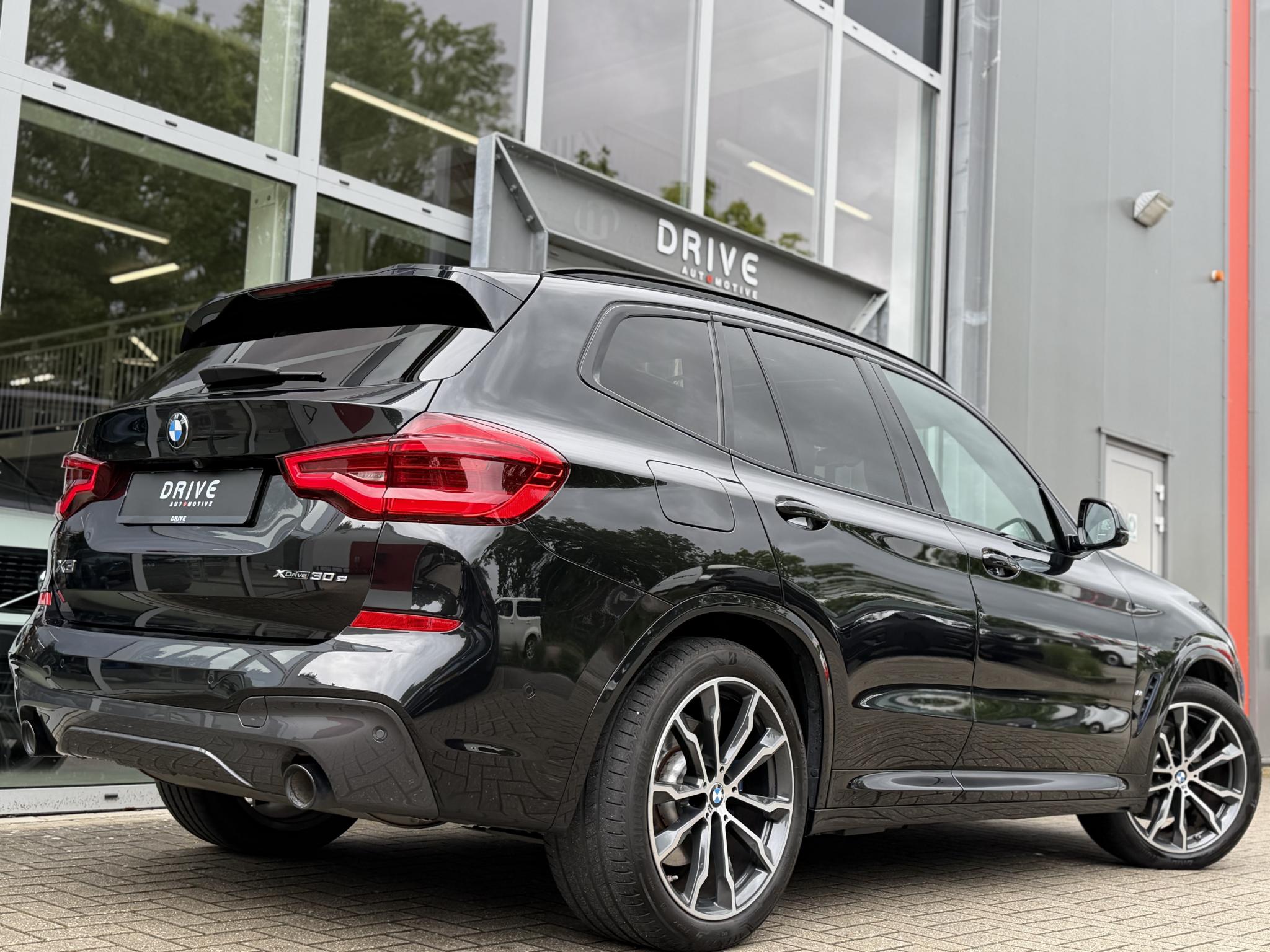 Foto van BMW X3 Xdrive30e