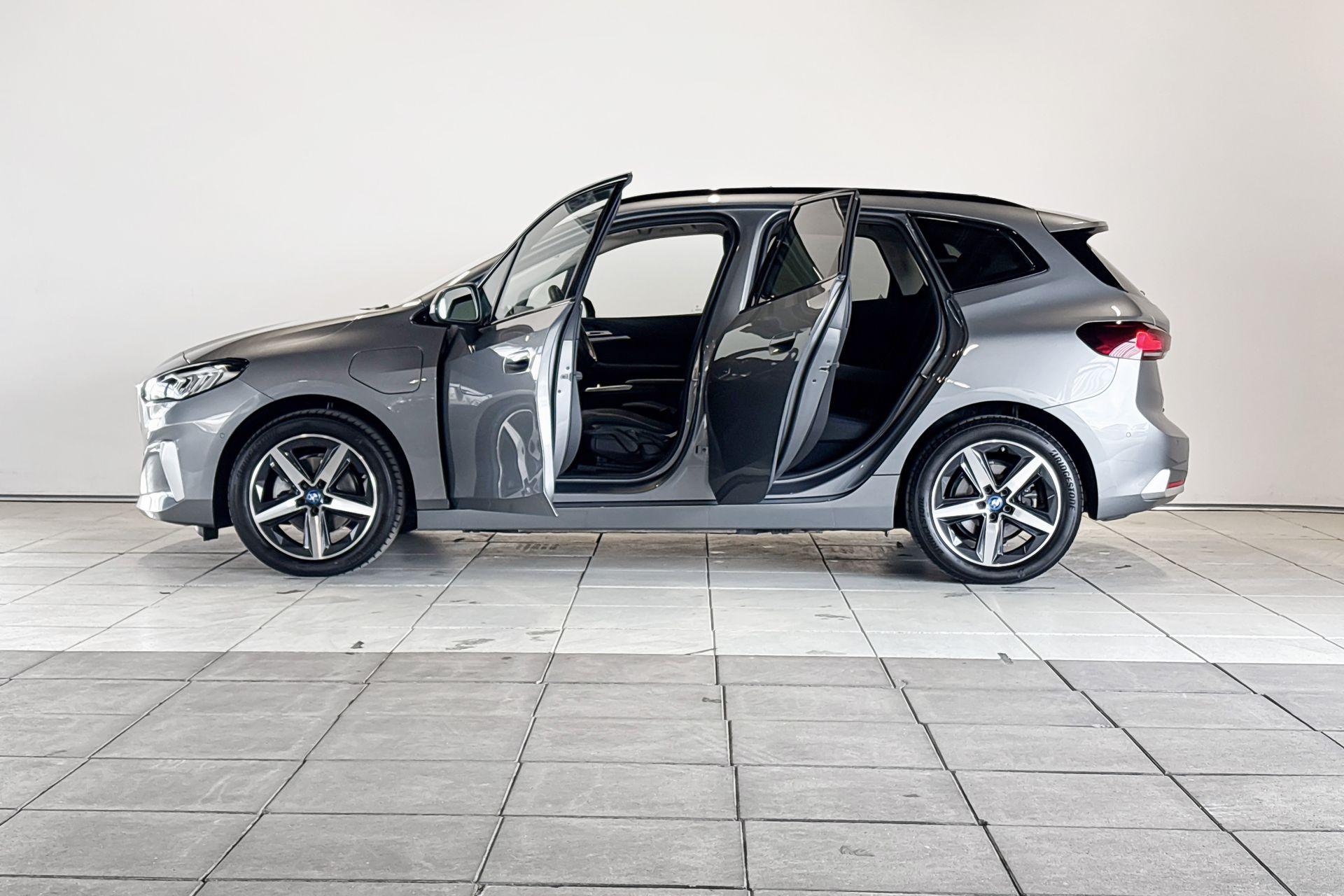 Foto van BMW 225e xDrive Active Tourer