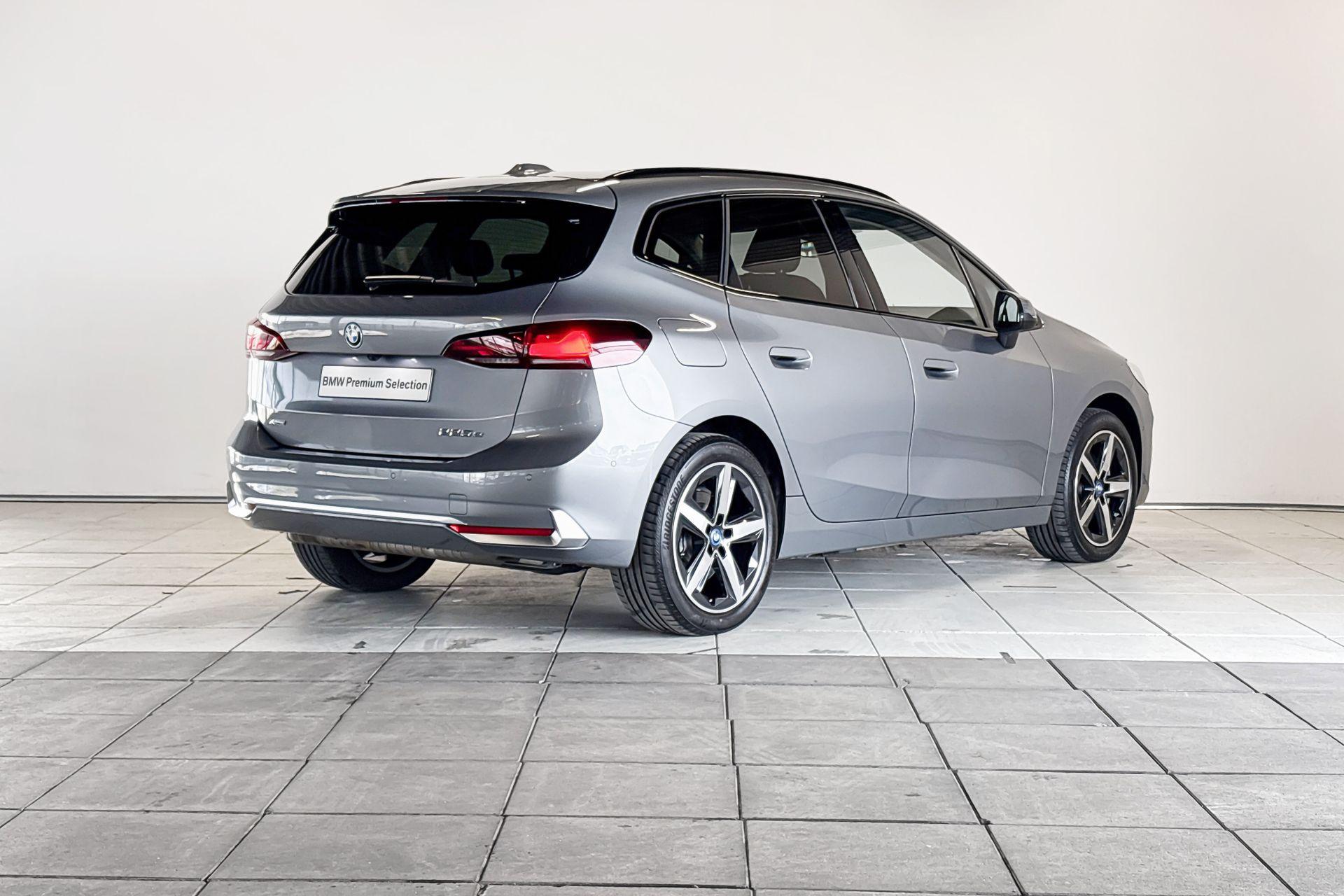 Foto van BMW 225e xDrive Active Tourer