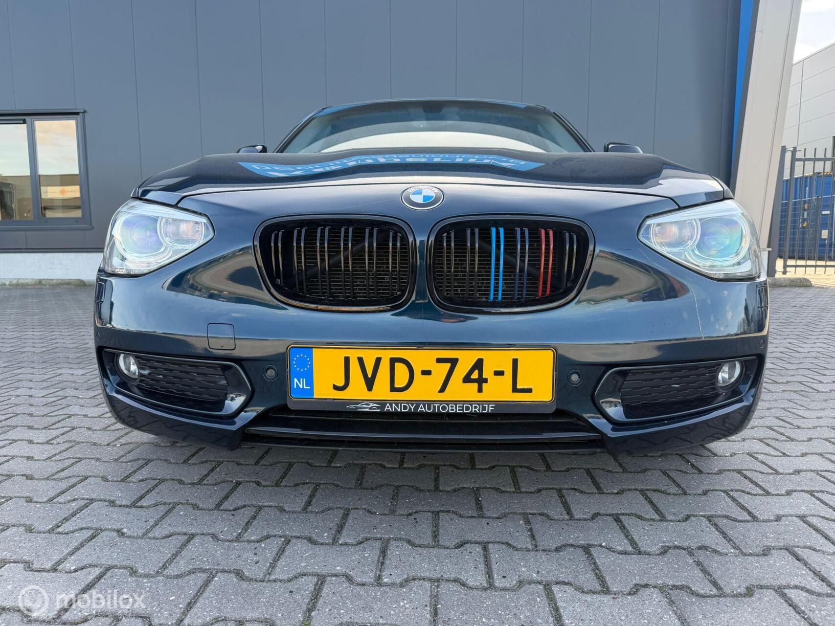 BMW 1er Reihe 116i Business Urban Line 2012 - voorkant