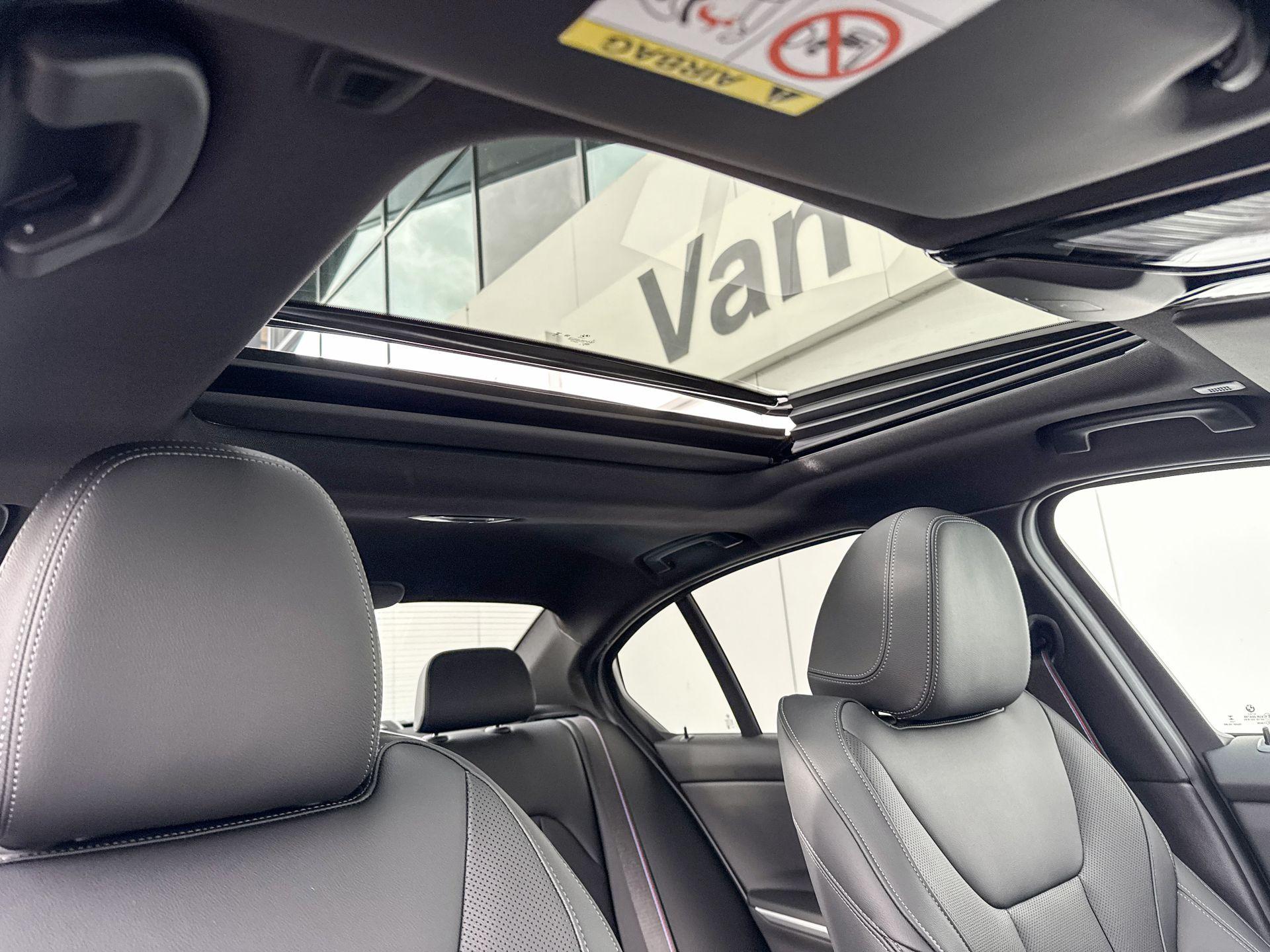 Foto van BMW 330e