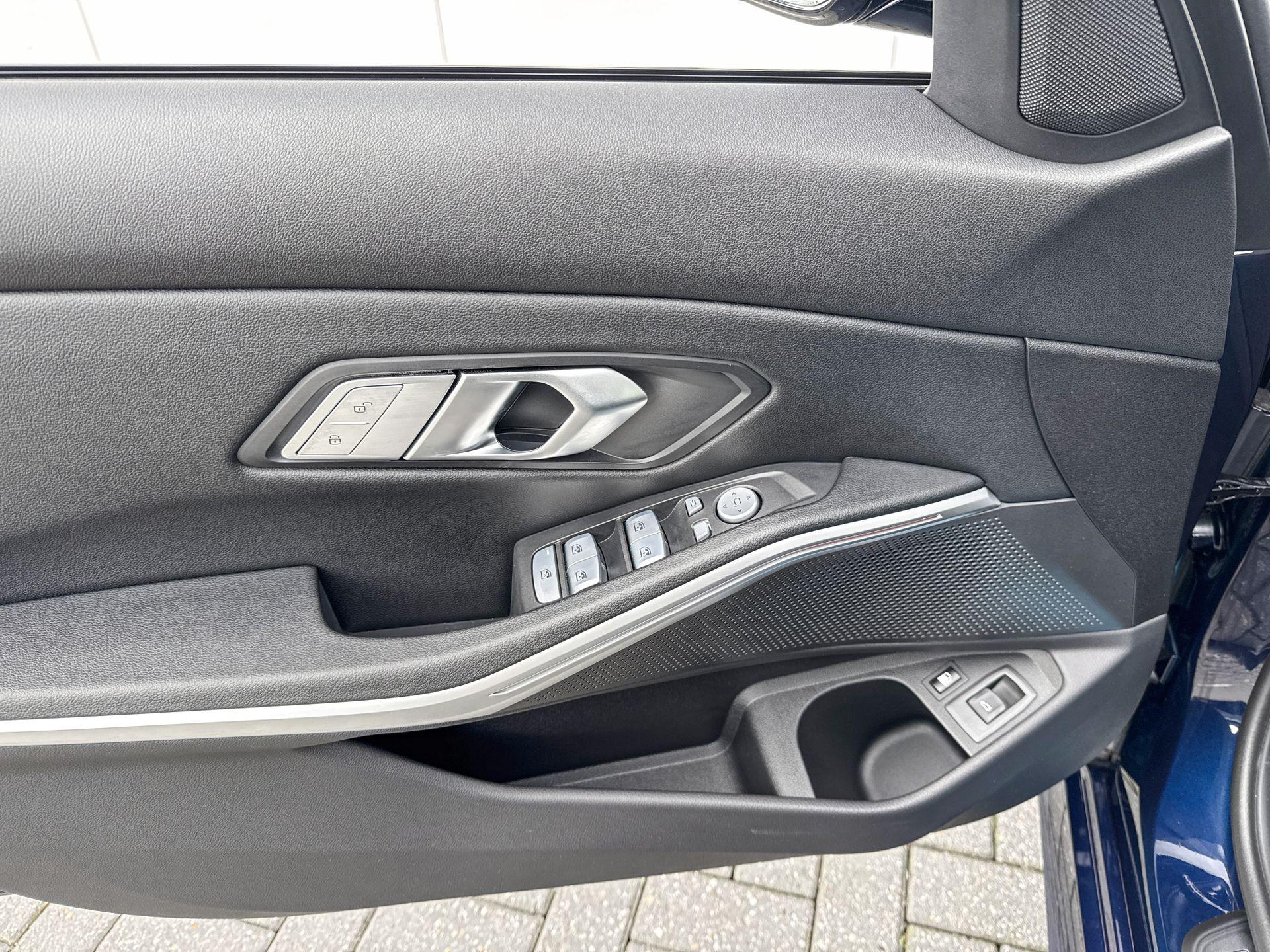 Foto van BMW 330e