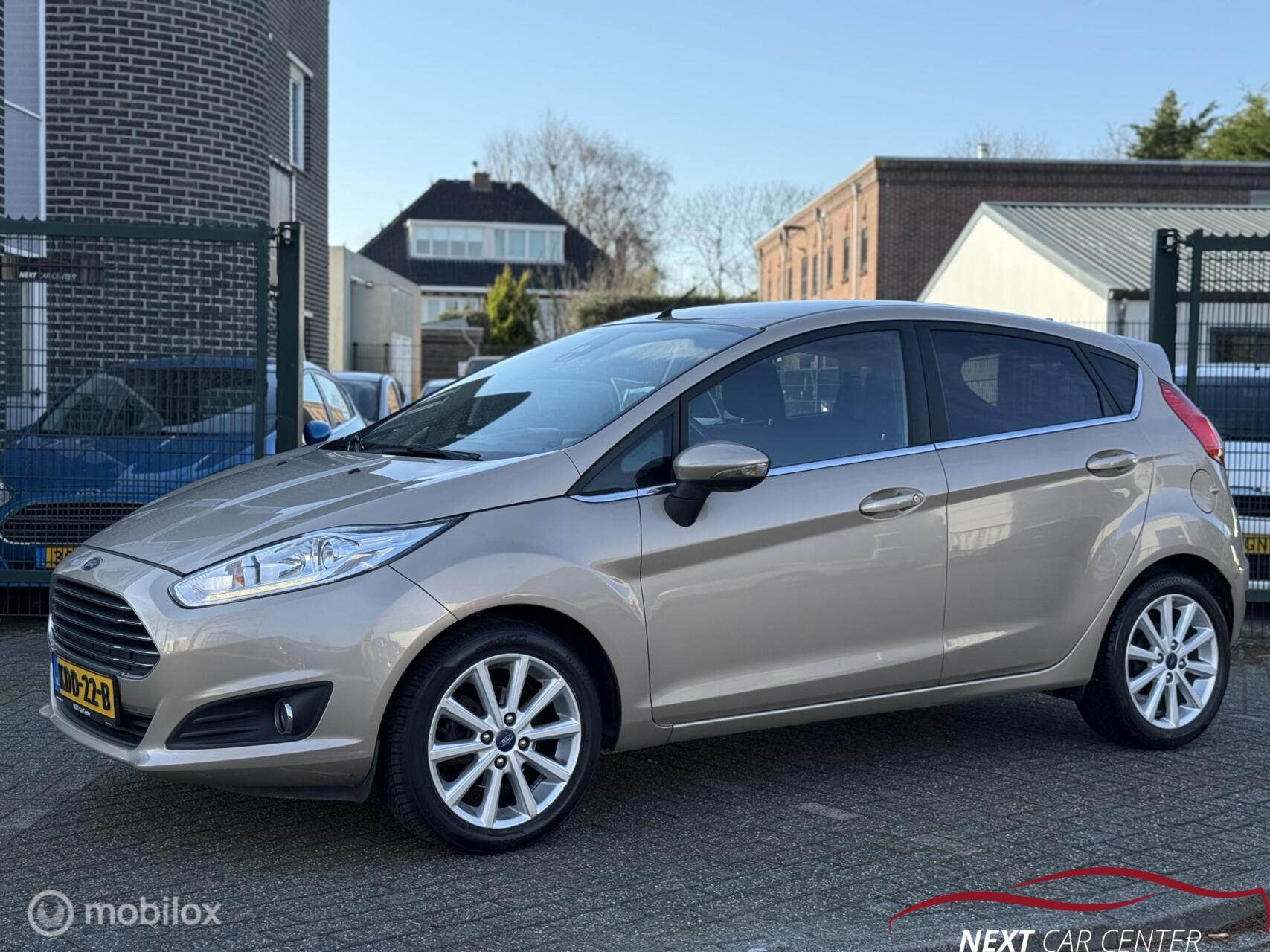 Ford Fiesta 1.0 EcoBoost Titanium AUTOMAAT 2016 - voorkant