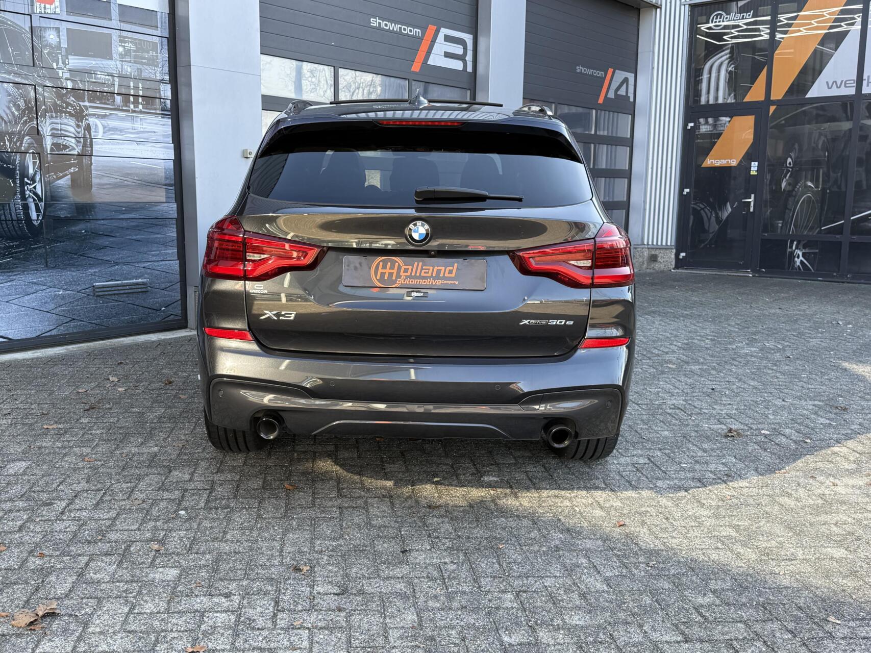 Foto van BMW X3 Xdrive30e