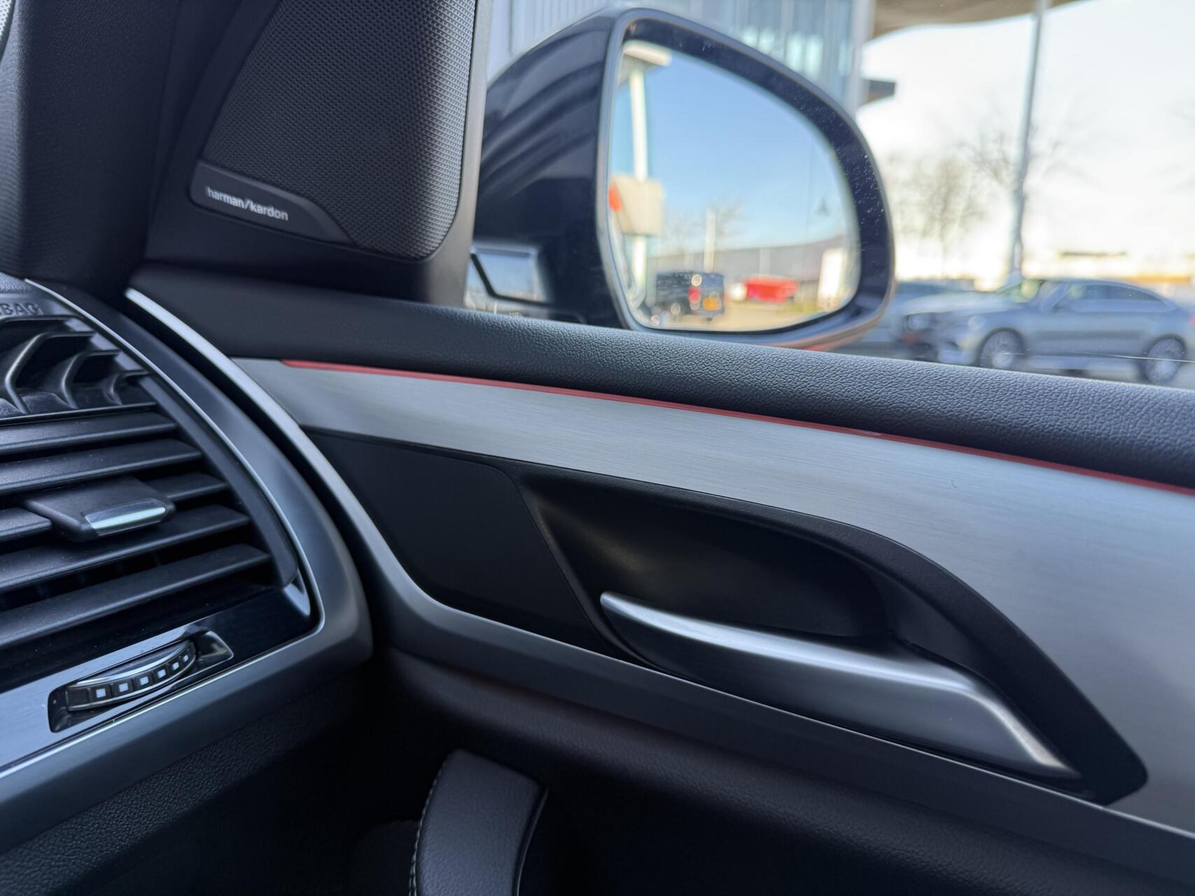 Foto van BMW X3 Xdrive30e