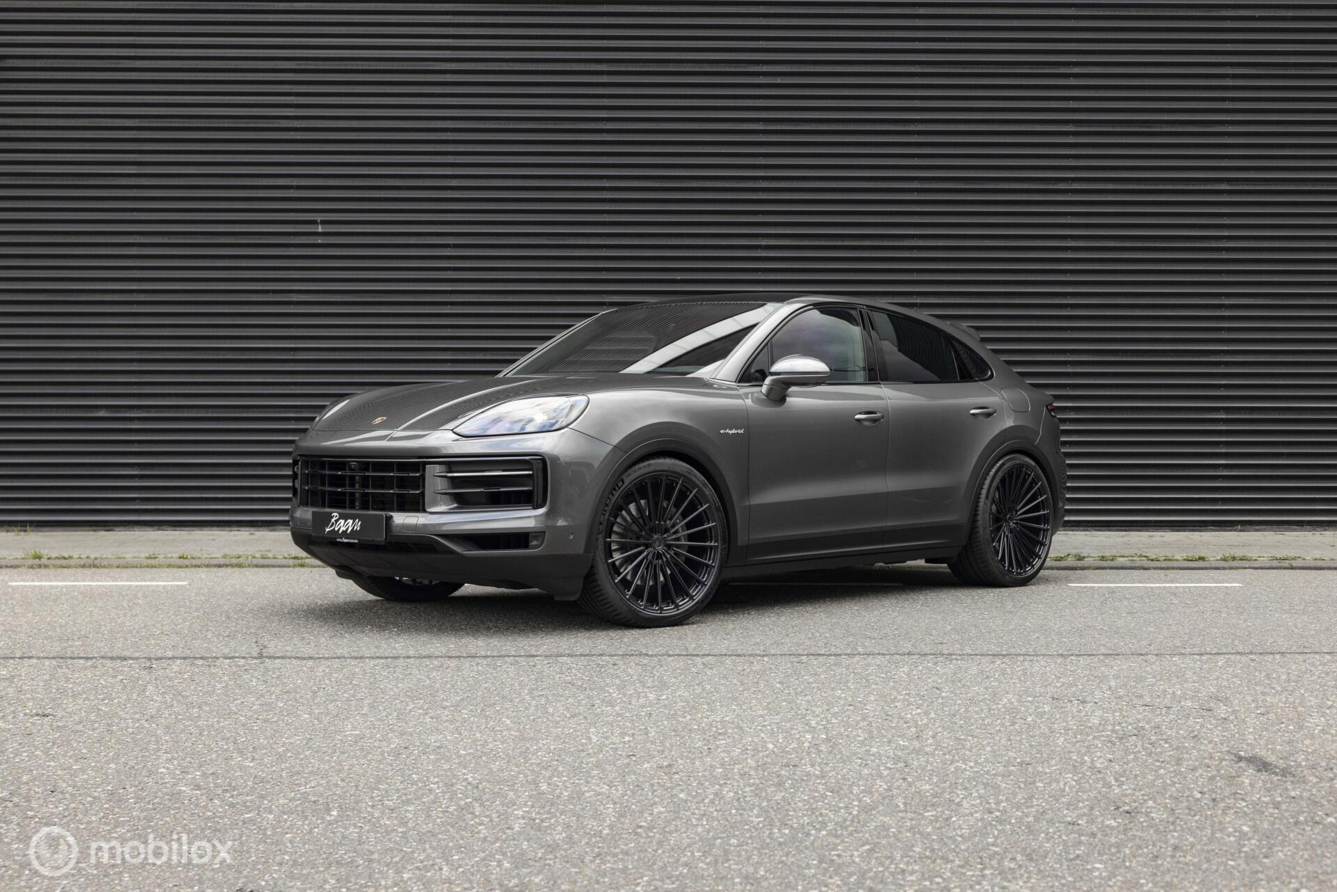 Foto van PORSCHE CAYENNE E-HYBRID