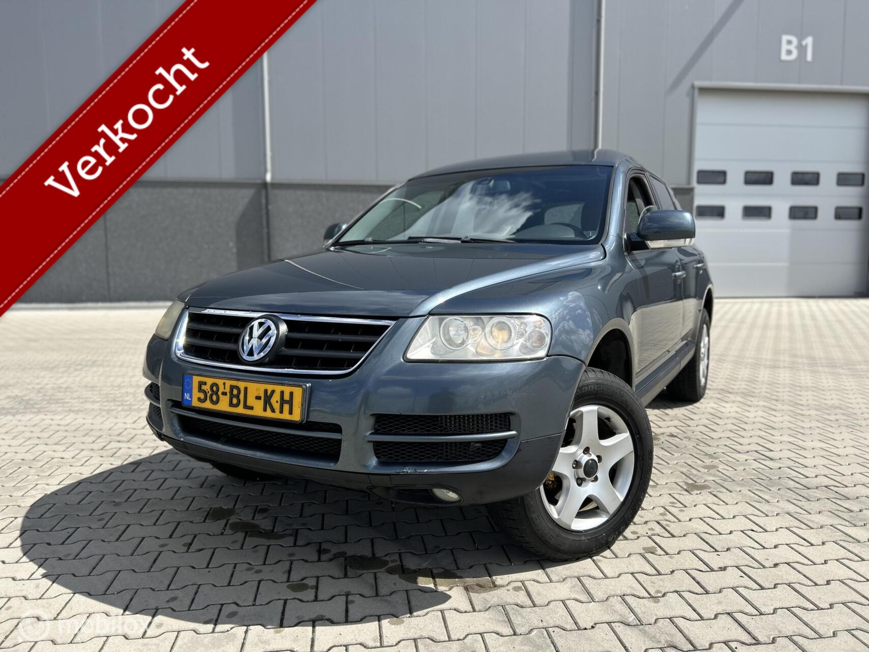 Volkswagen Touareg 2.5 TDI/GRIJS KENTEKEN/ CRUISE CONTR./NAP 2004 - voorkant