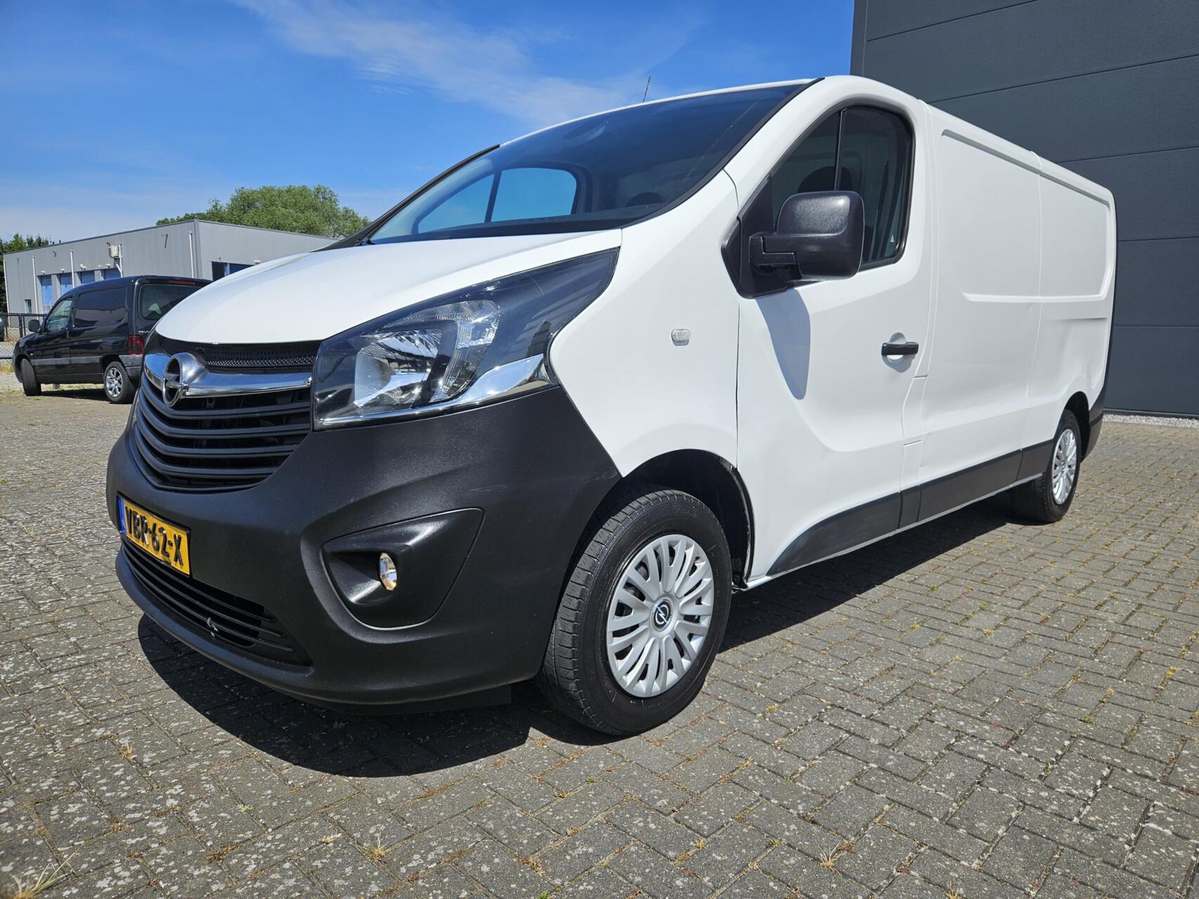 Foto van Opel Vivaro-b