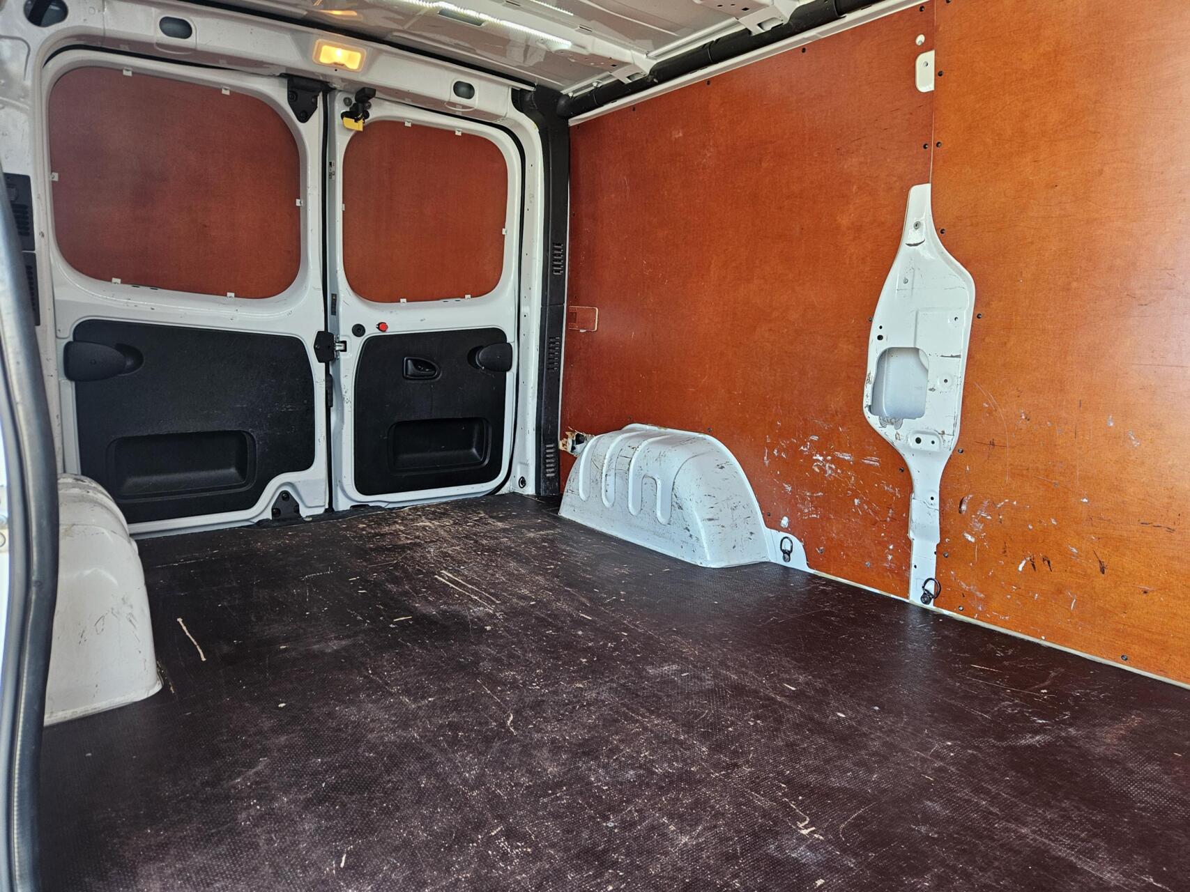 Foto van Opel Vivaro-b