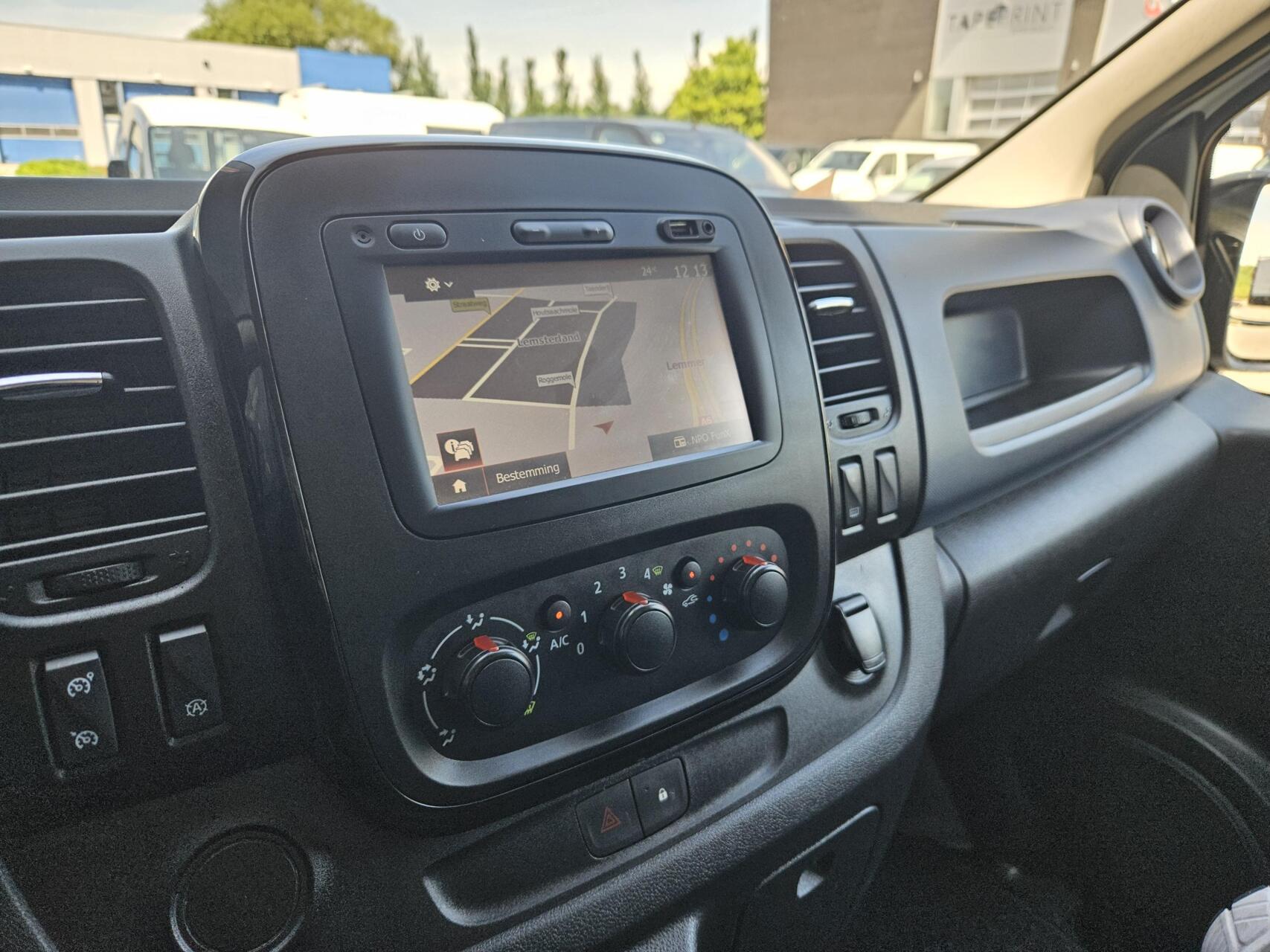 Foto van Opel Vivaro-b