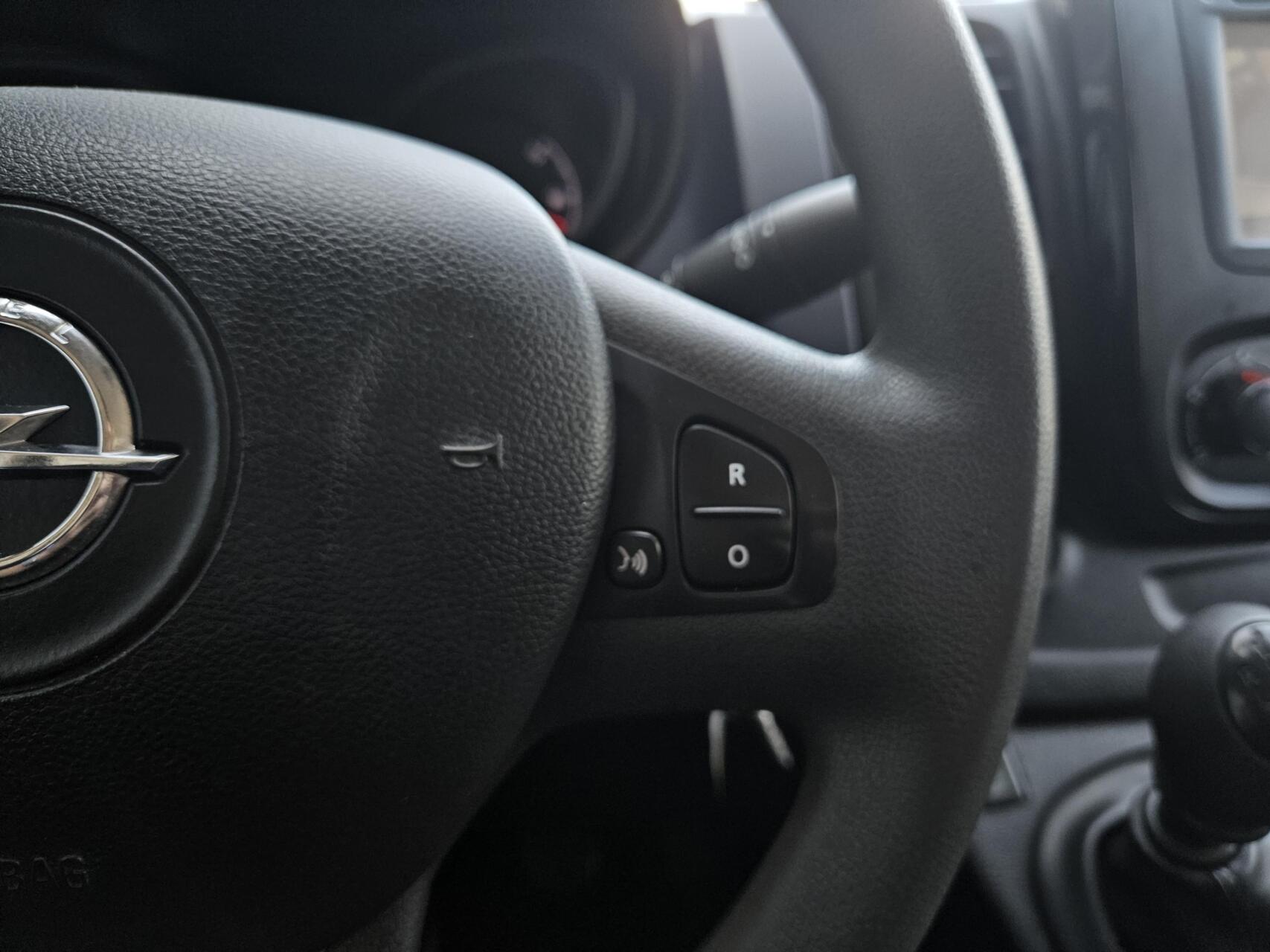 Foto van Opel Vivaro-b