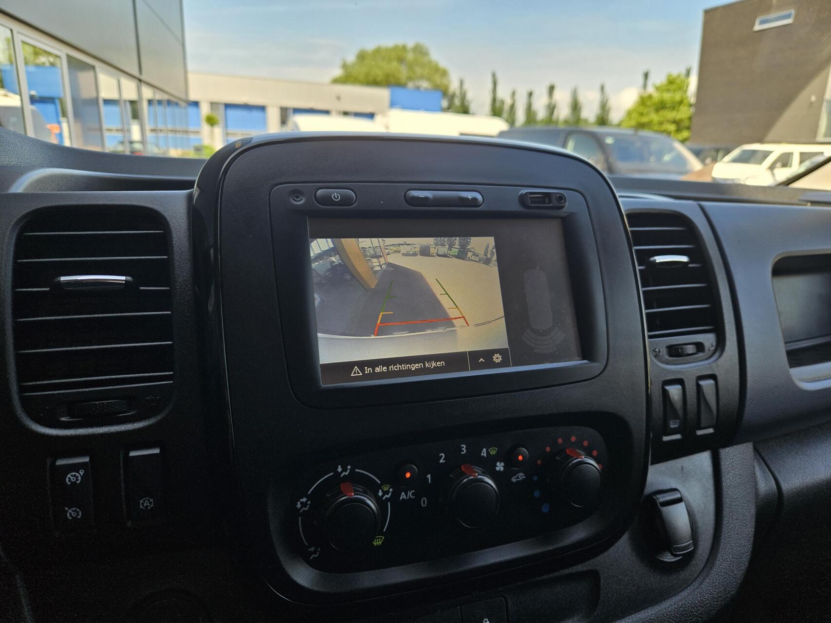 Foto van Opel Vivaro-b