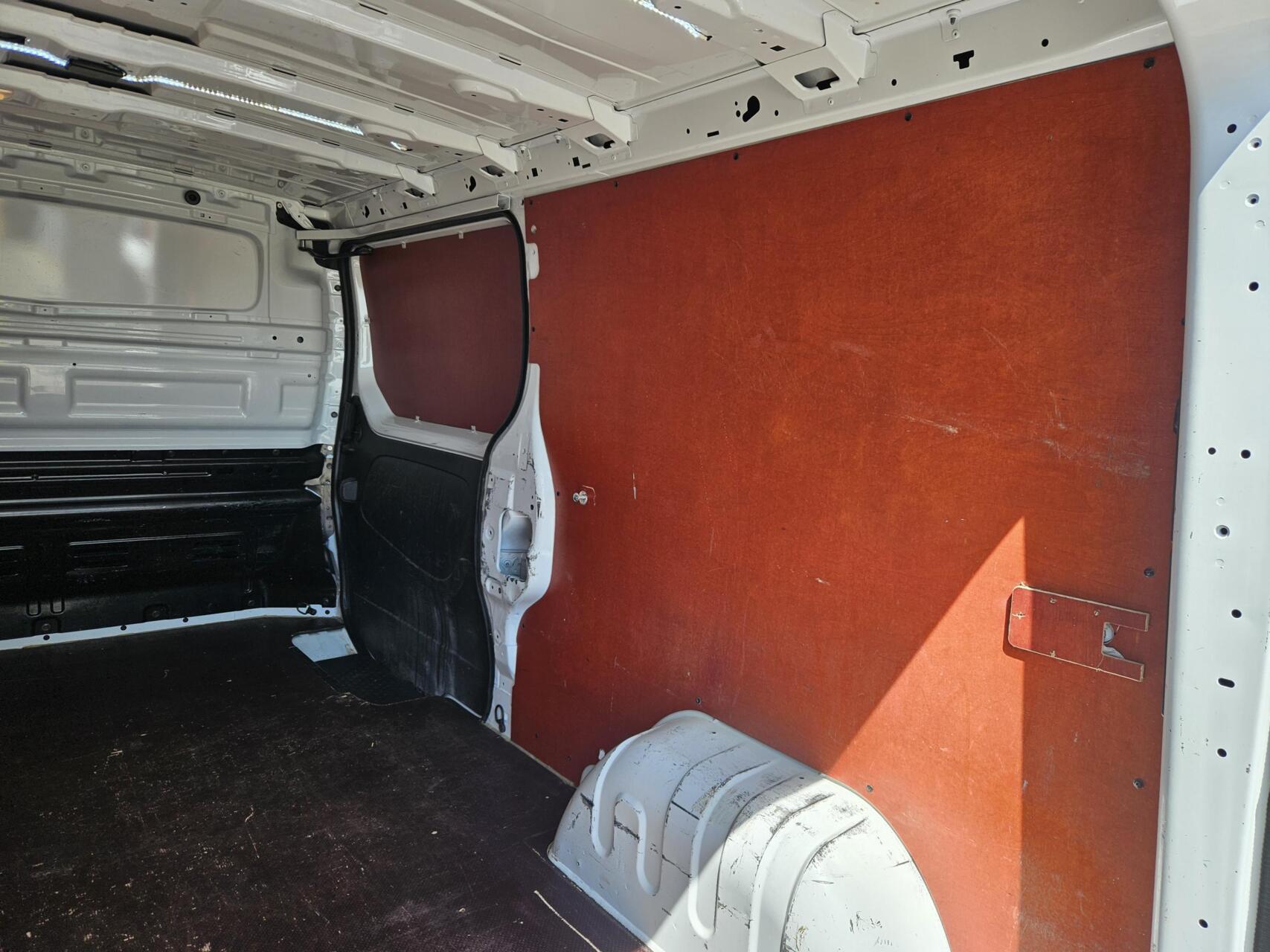 Foto van Opel Vivaro-b
