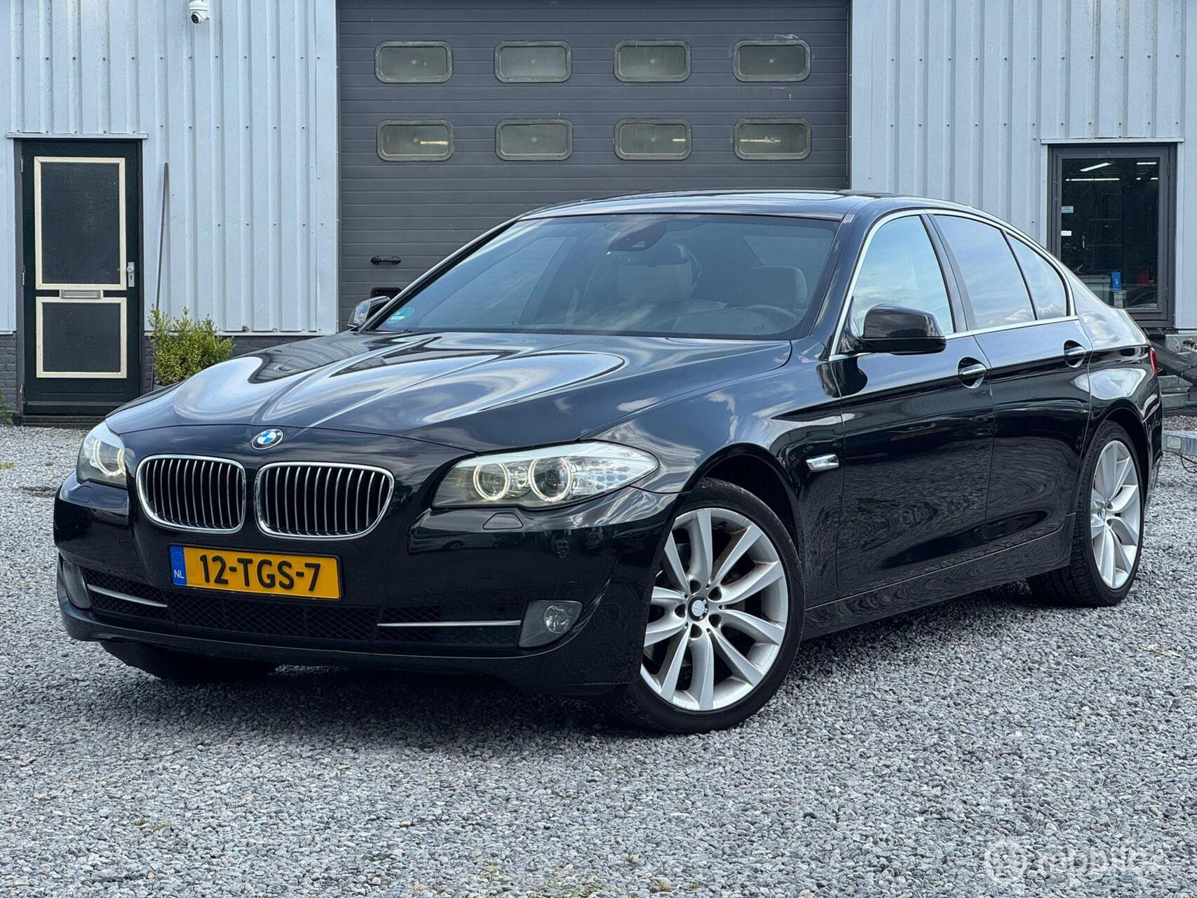 BMW 523i 523i High Executive softclose piano stoelverwarming 2010 - voorkant