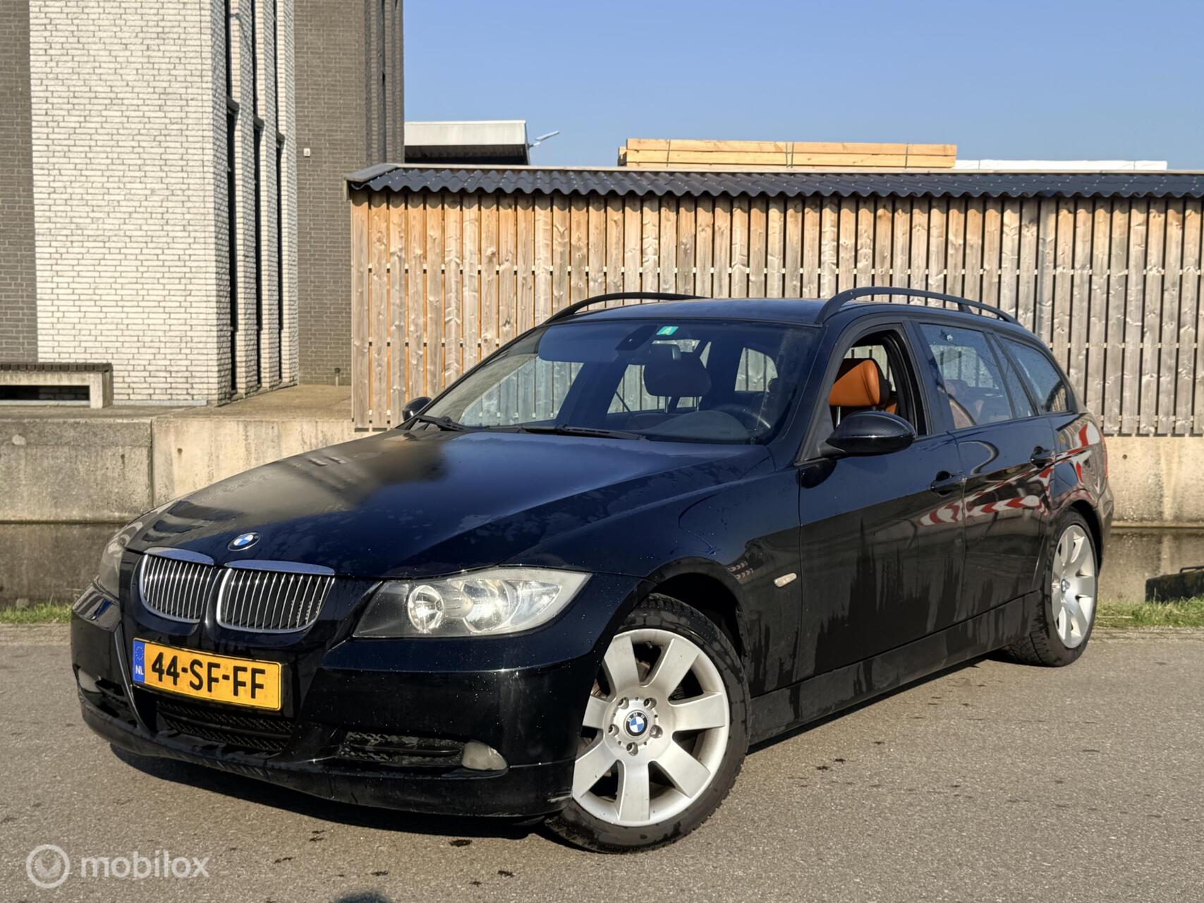 BMW 3er Reihe 320i nieuwe motor Executive inruilkoopje 2005 - voorkant