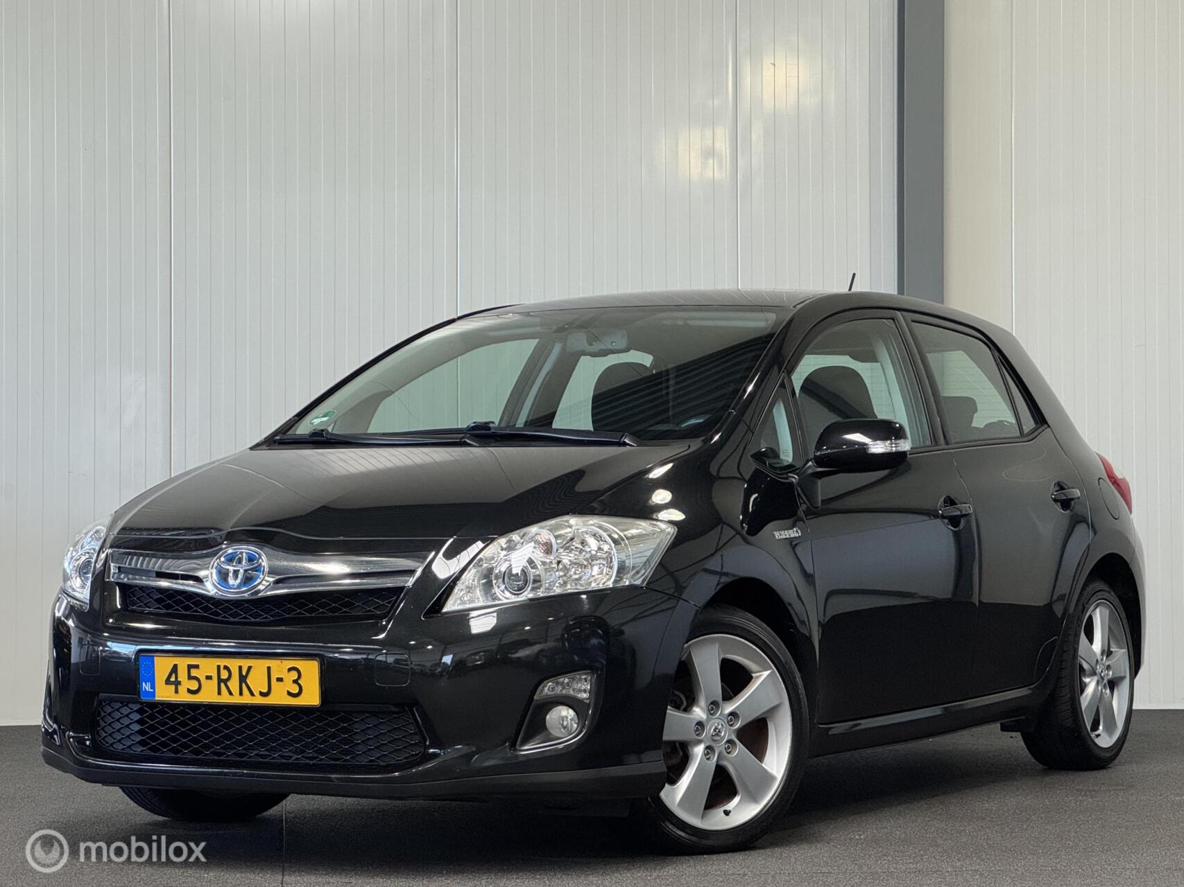 Toyota Toyota Auris 1.8 Full Hybrid Dynamic [ NAP Carplay cruise ] 2011 - voorkant