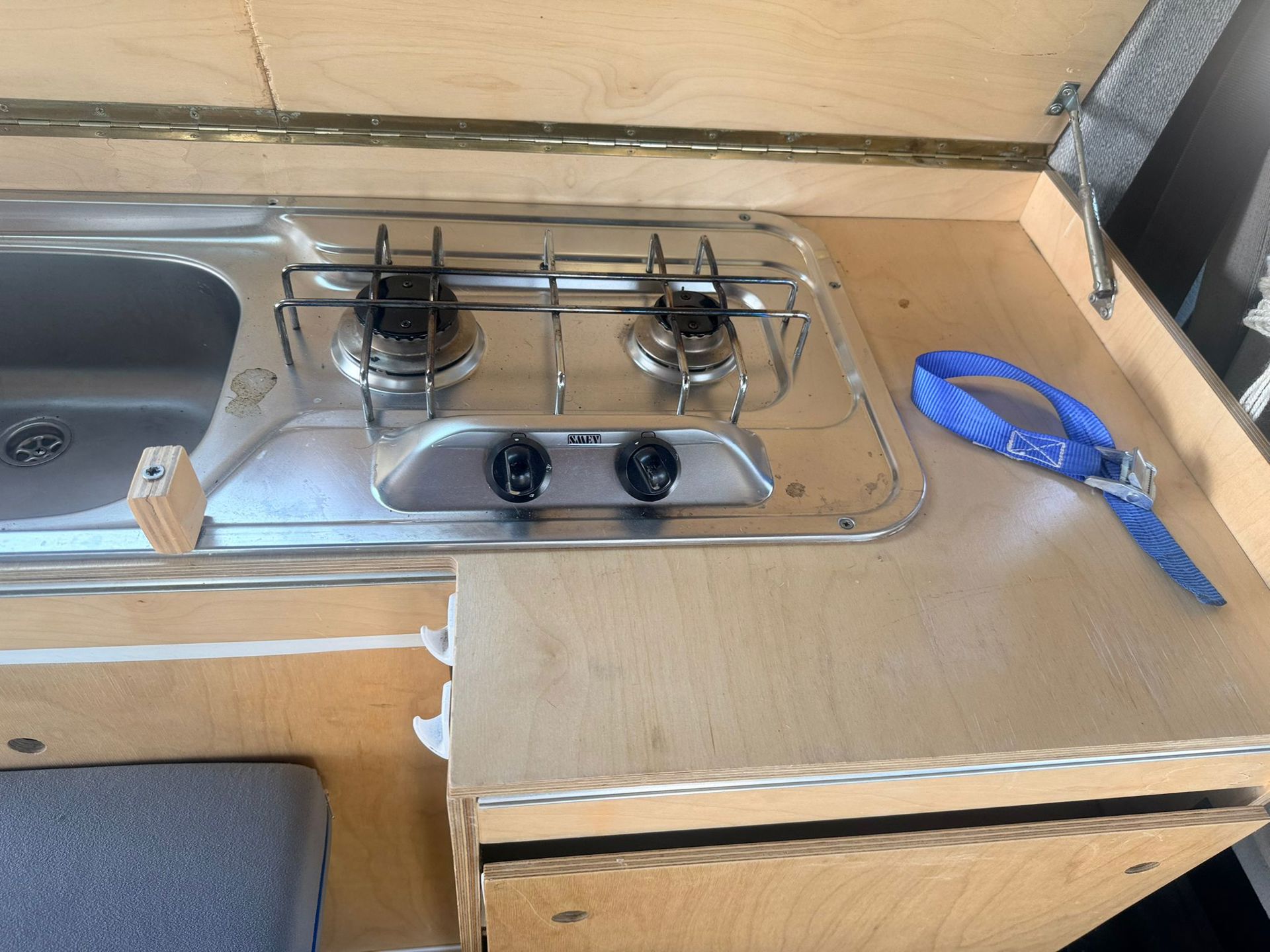 Foto van Volkswagen Transporter Bestel 1,0 Tdi 75 KW