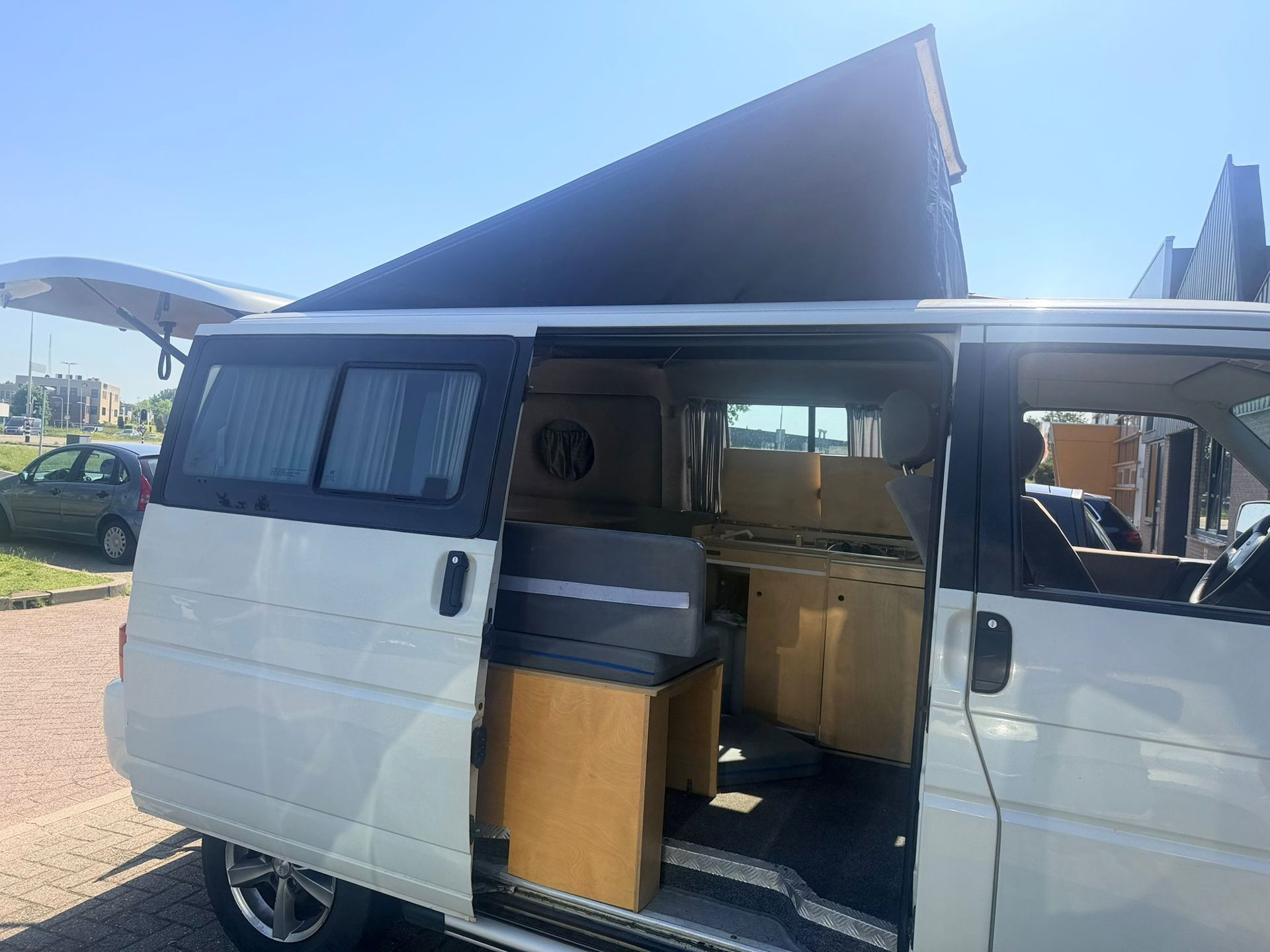 Foto van Volkswagen Transporter Bestel 1,0 Tdi 75 KW