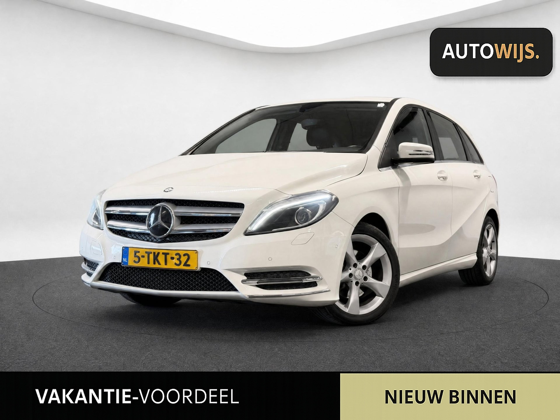 Mercedes-Benz B 180 180 Ambition|AUT|NL AUTO|NAVI|122PK|LED|2e EIG|GOED ONDERHOUDEN 2014 - voorkant