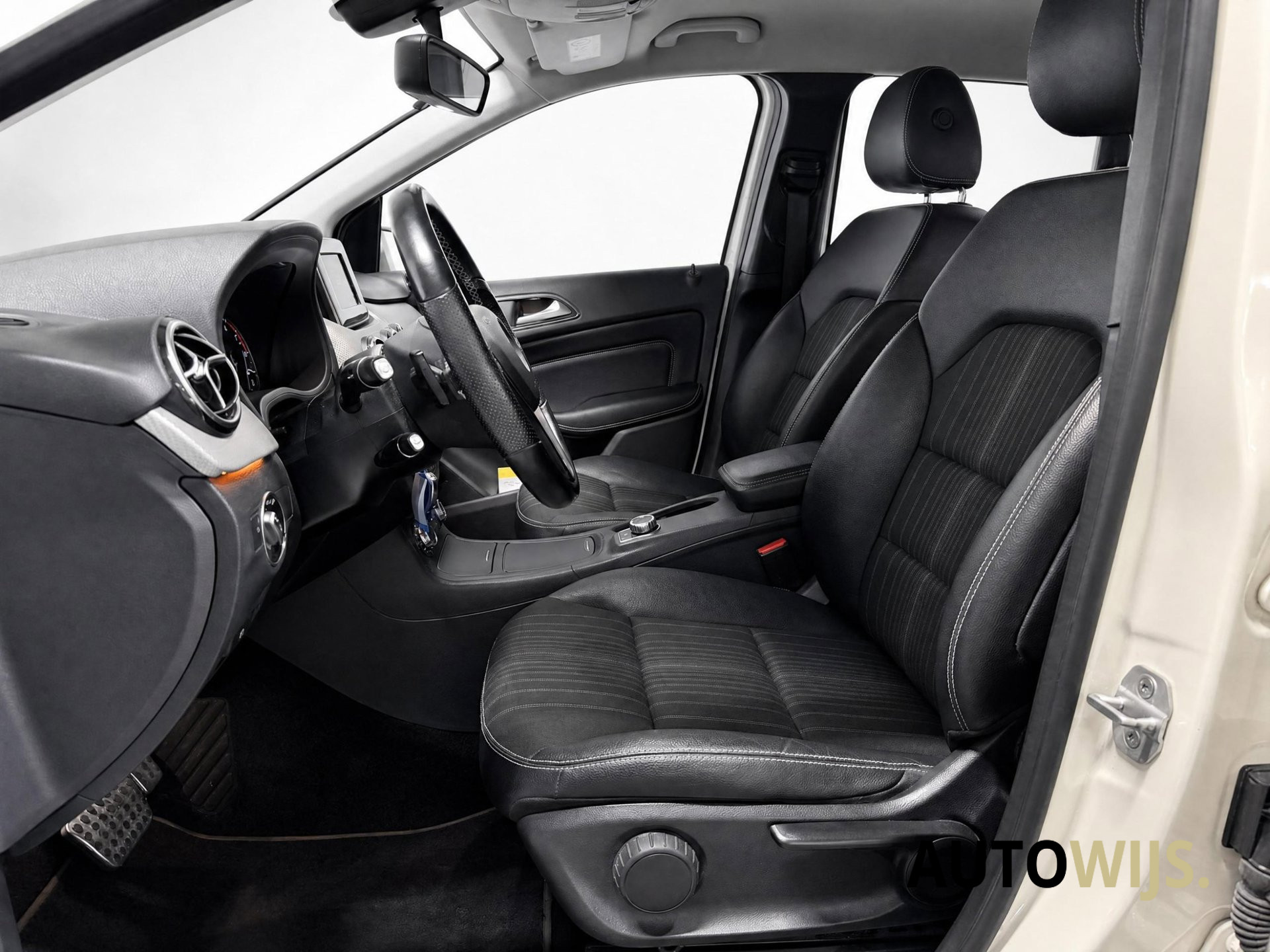Foto van Mercedes-Benz B 180