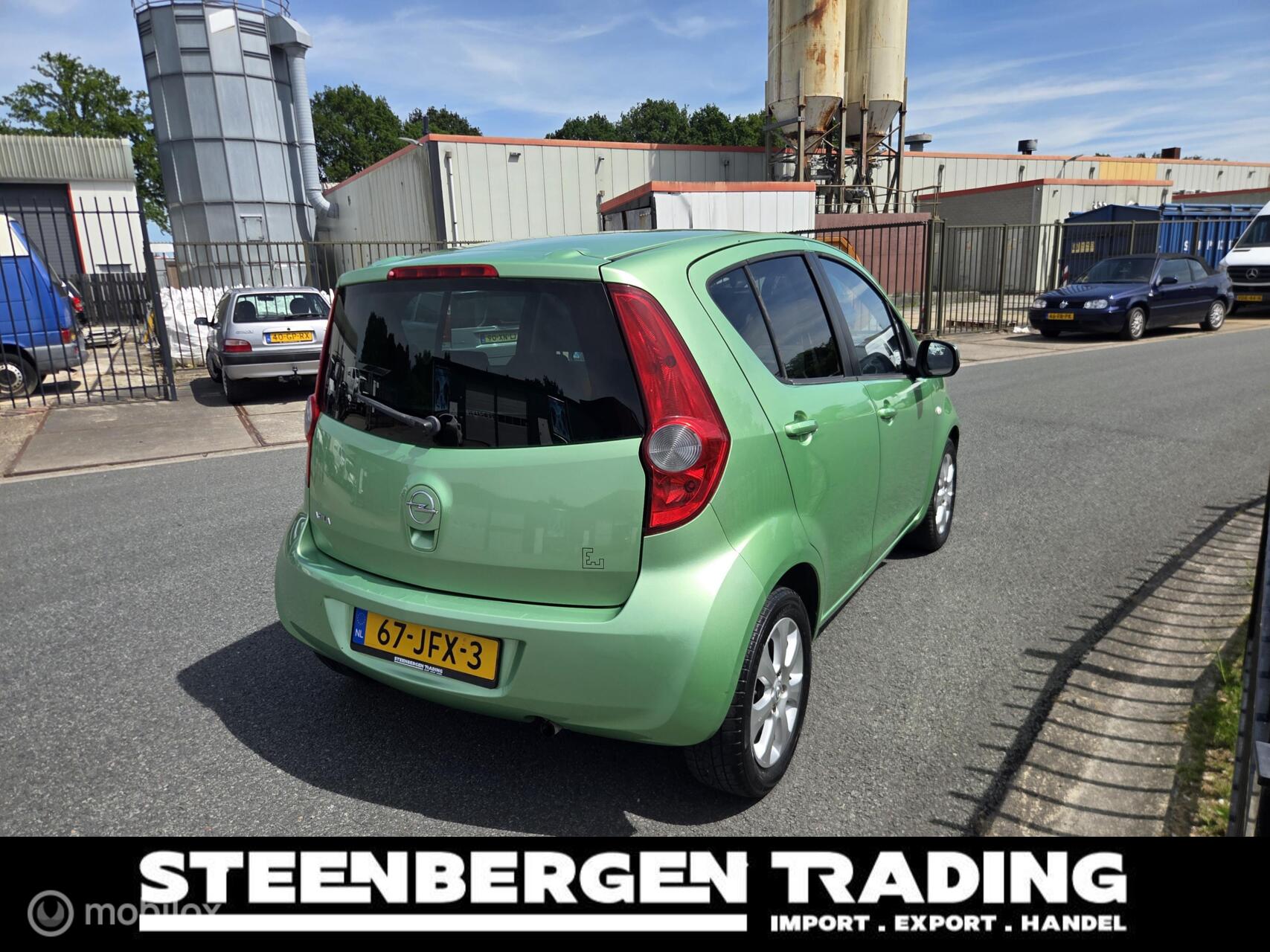 Foto van Opel Agila