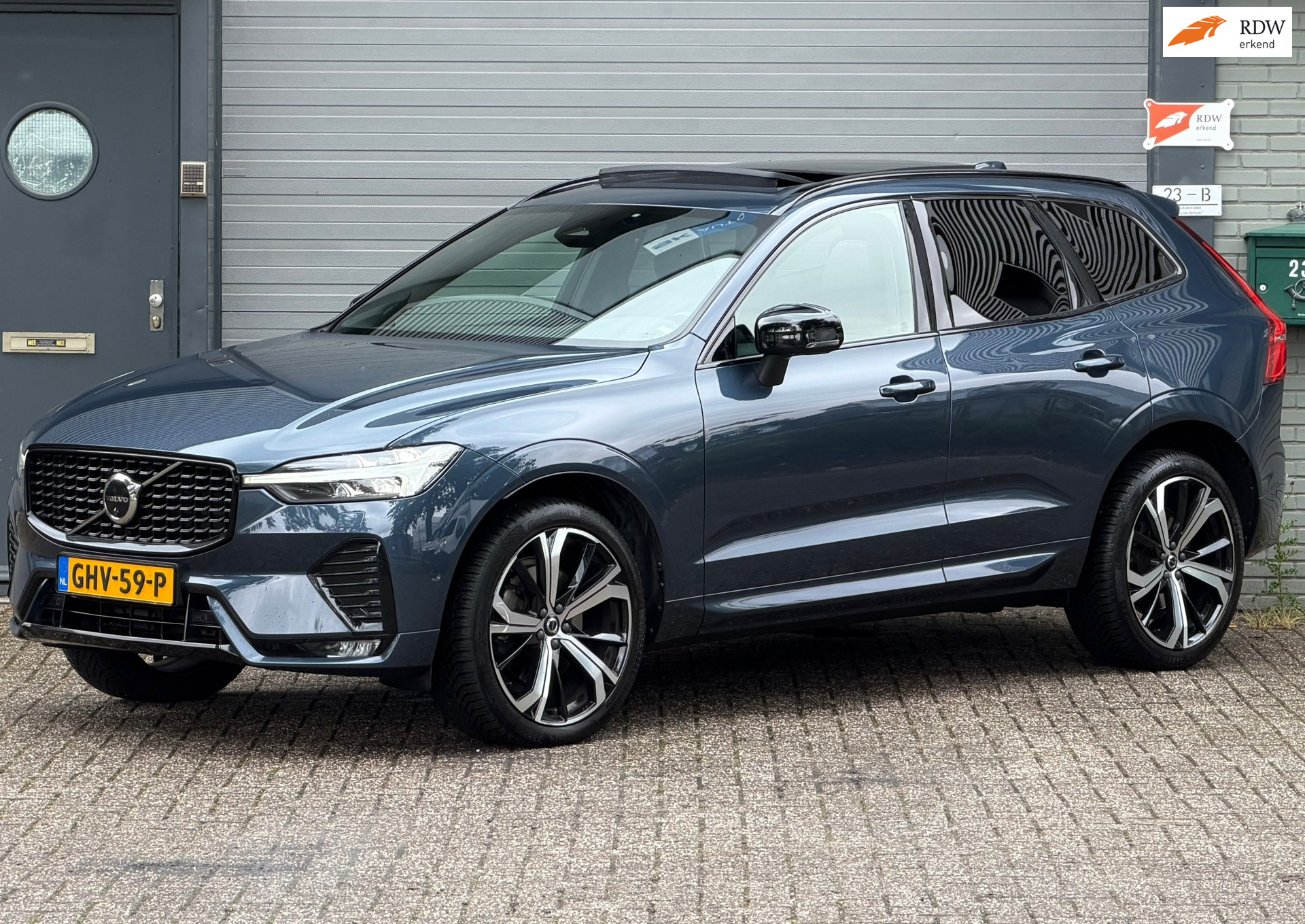 Volvo Xc60 B4 Ultimate Bright 2023 - voorkant