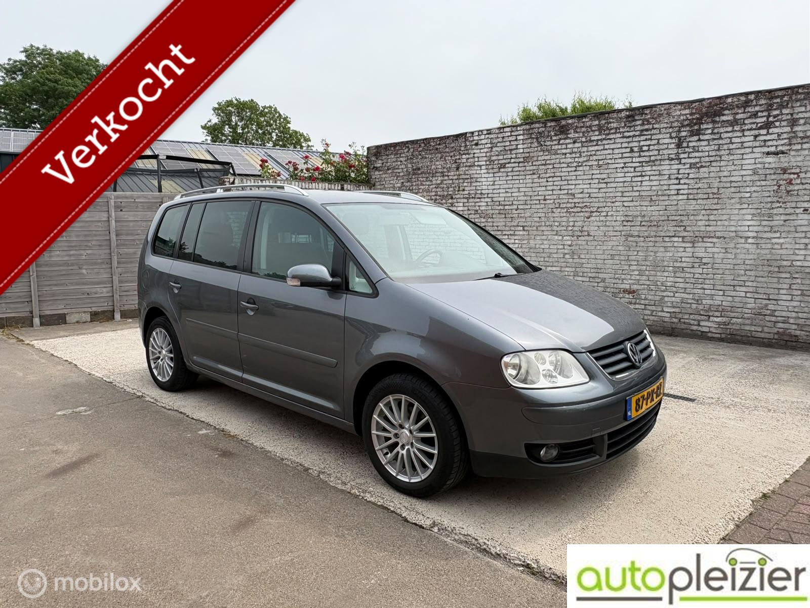 Volkswagen Touran 1.6-16V FSI Trendline automaat, trekhaak 2005 - voorkant