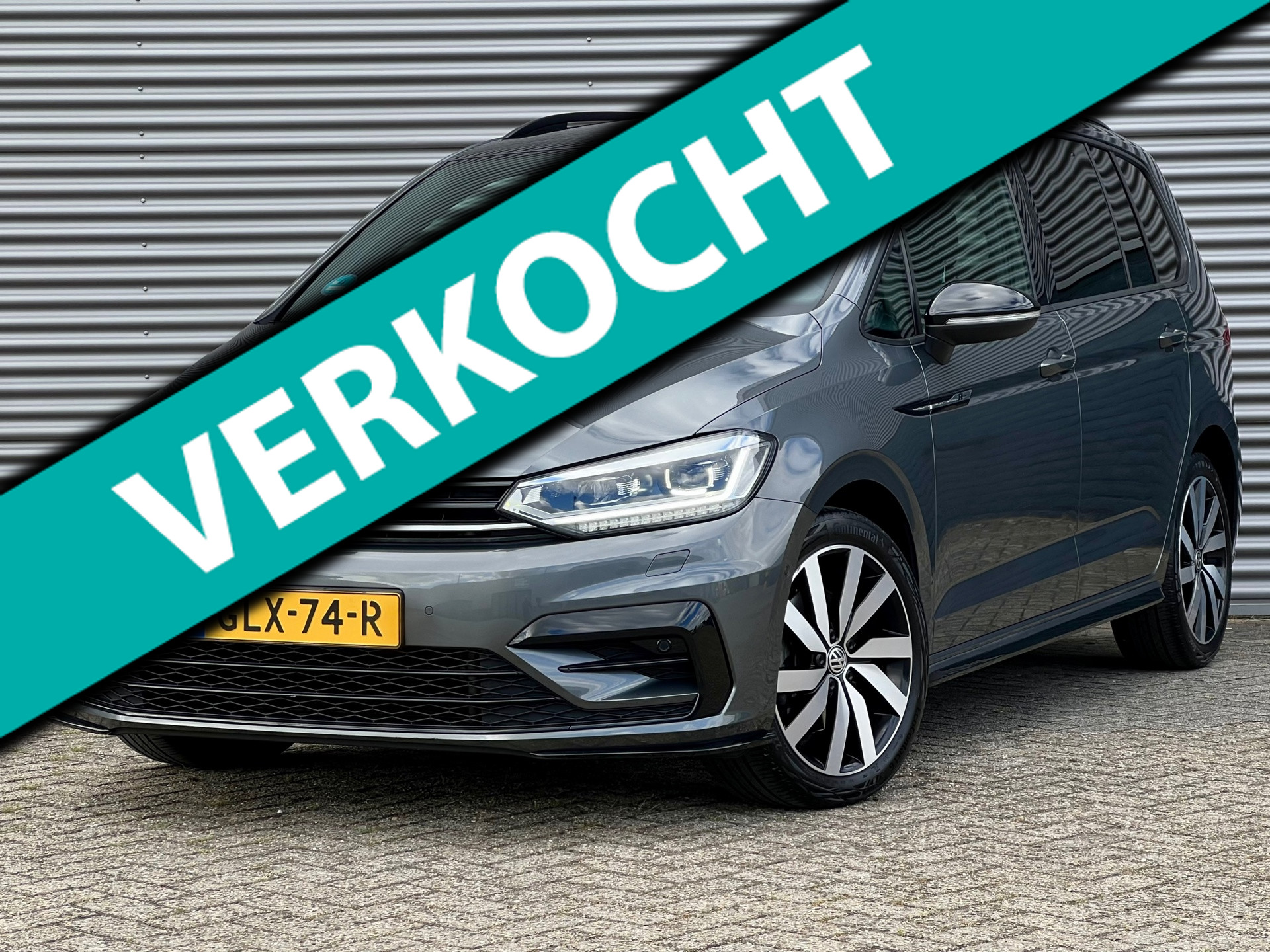 Volkswagen Touran 1.5 TSI Highline Business R 7P. | 2X R-Line | Dynamisch onderstel | Black Style | Camera 2019 - voorkant