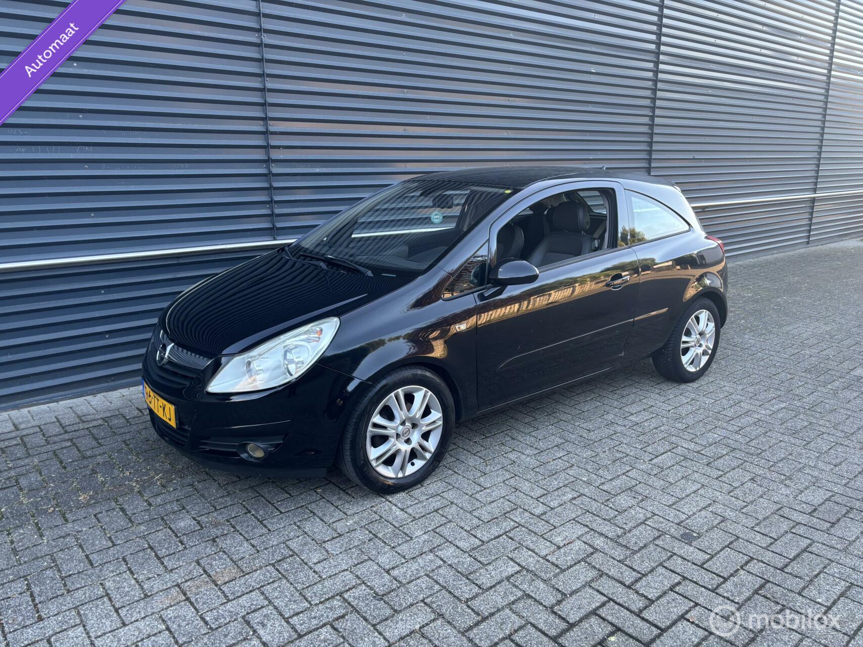 Opel Corsa 1.4-16V Sport AUTOMAAT / HALF LEER/NWE APK /AIRCO/LM VELGEN / ELECTRISCH PAKKET/LUXE UITVOERING 2007 - voorkant