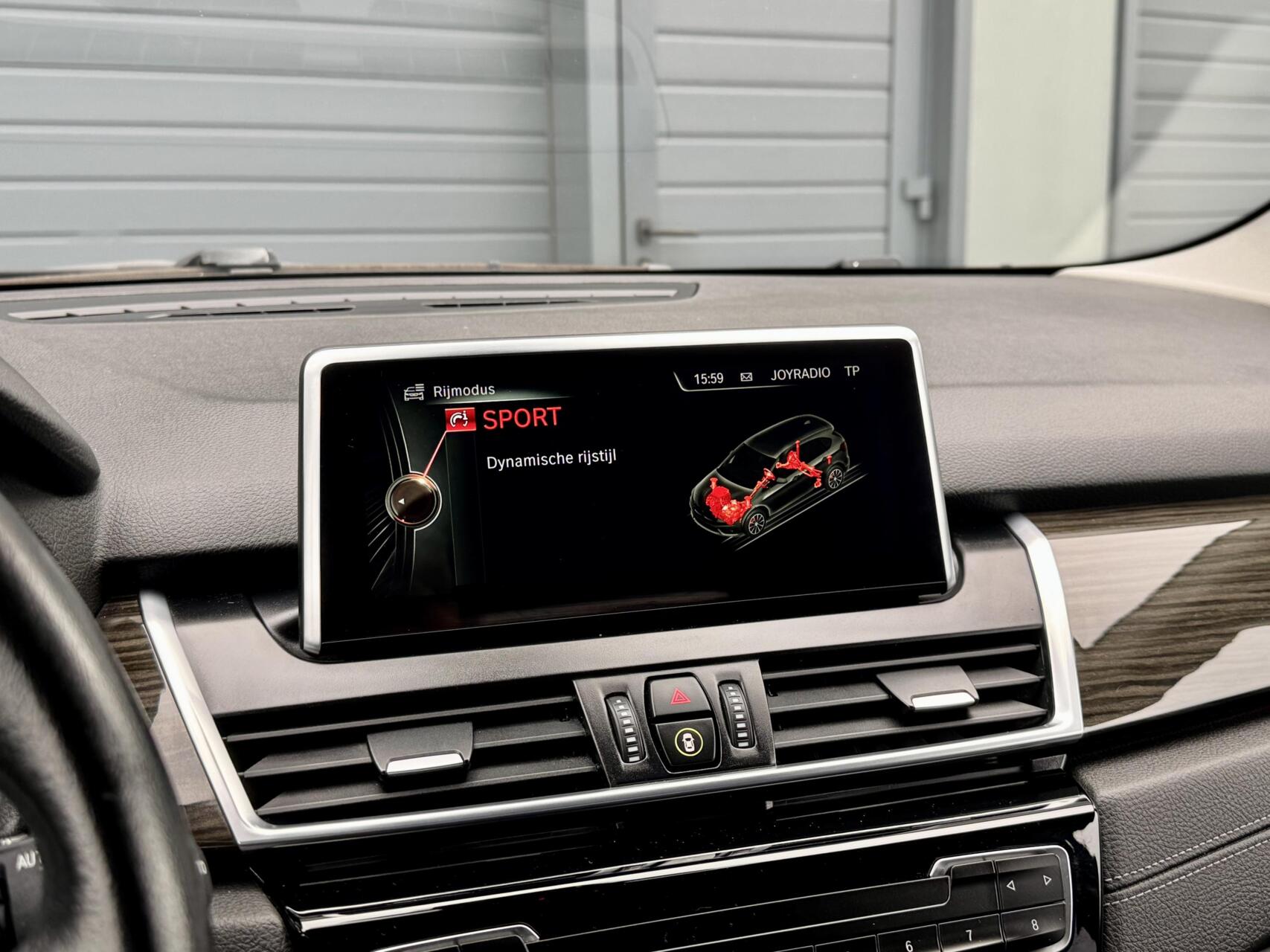 Foto van BMW 220i Active Tourer