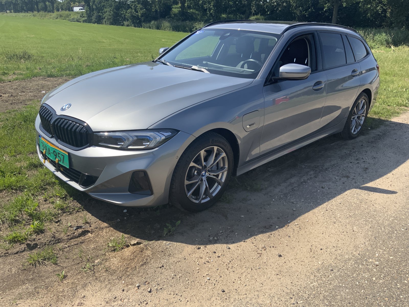 BMW 3-serie Touring 320e 2022 - voorkant