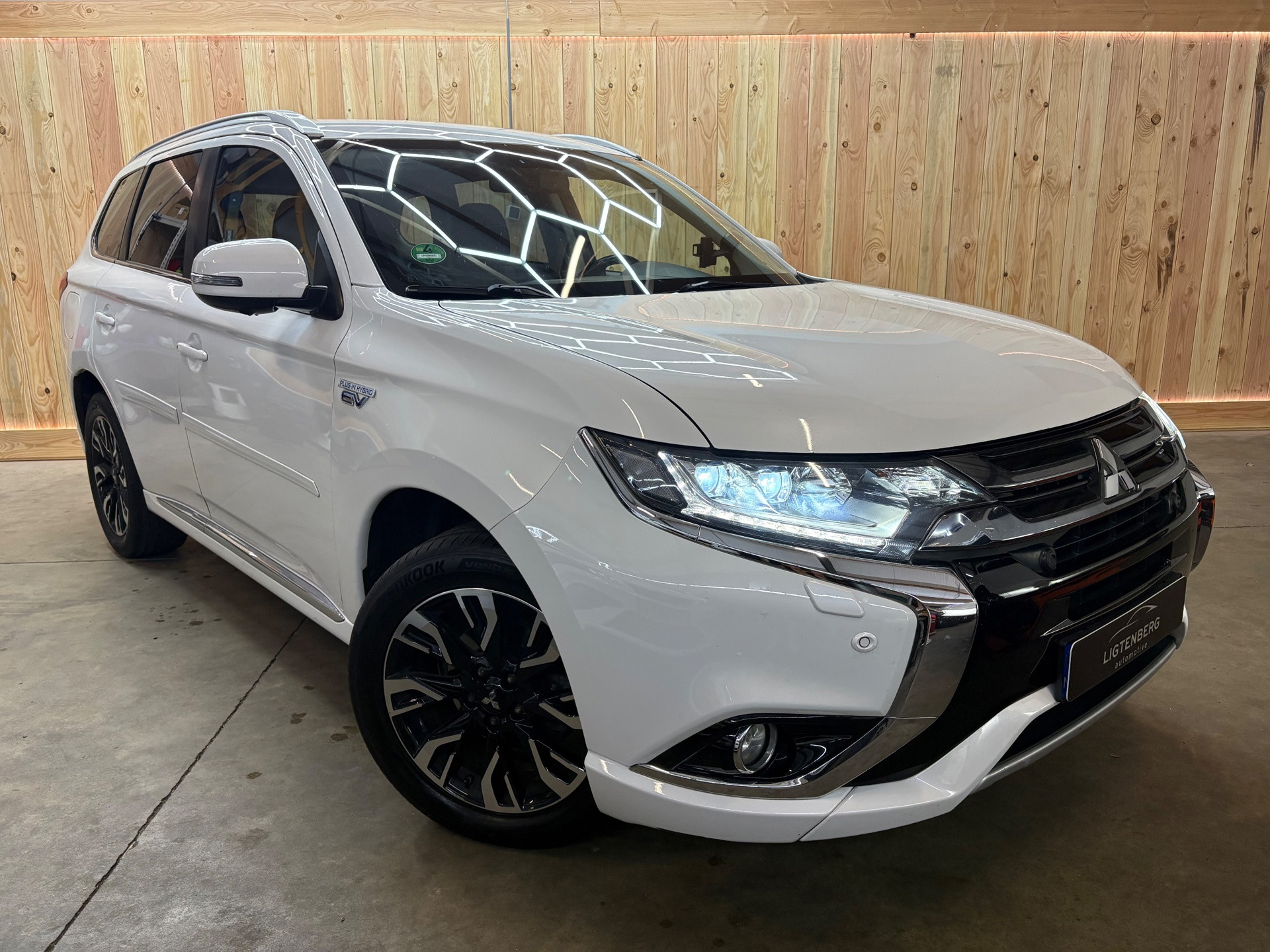 Foto van MITSUBISHI MITSUBISHI OUTLANDER