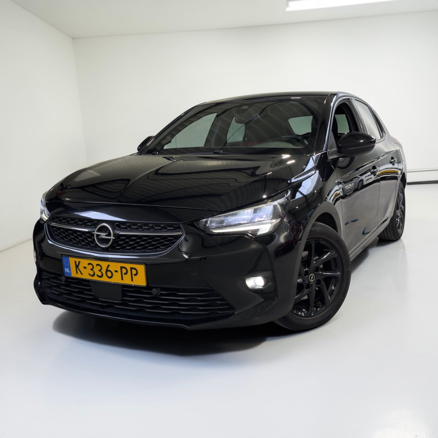 Opel Corsa 1.2 GS Line 1e eigenaar Dealer onderhouden 2021 - voorkant