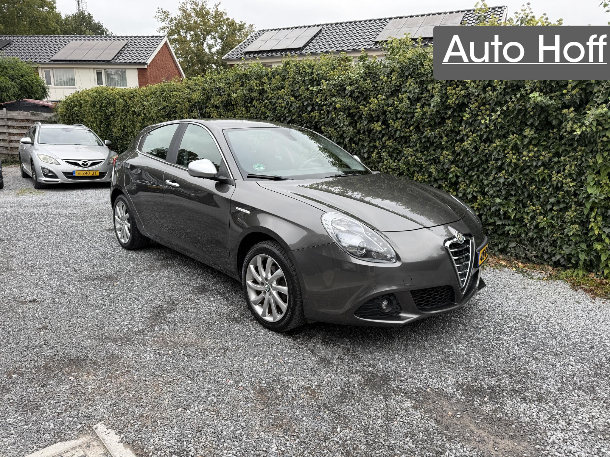 Alfa Romeo Giulietta 1.4 T Distinctive 2011 - voorkant