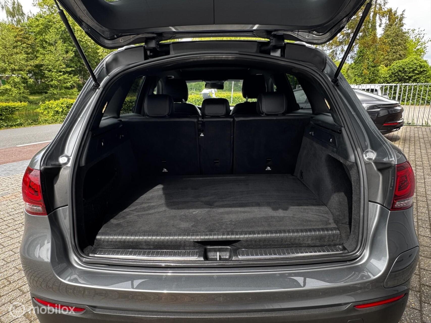 Foto van Mercedes-Benz GLC 300 E 4Matic