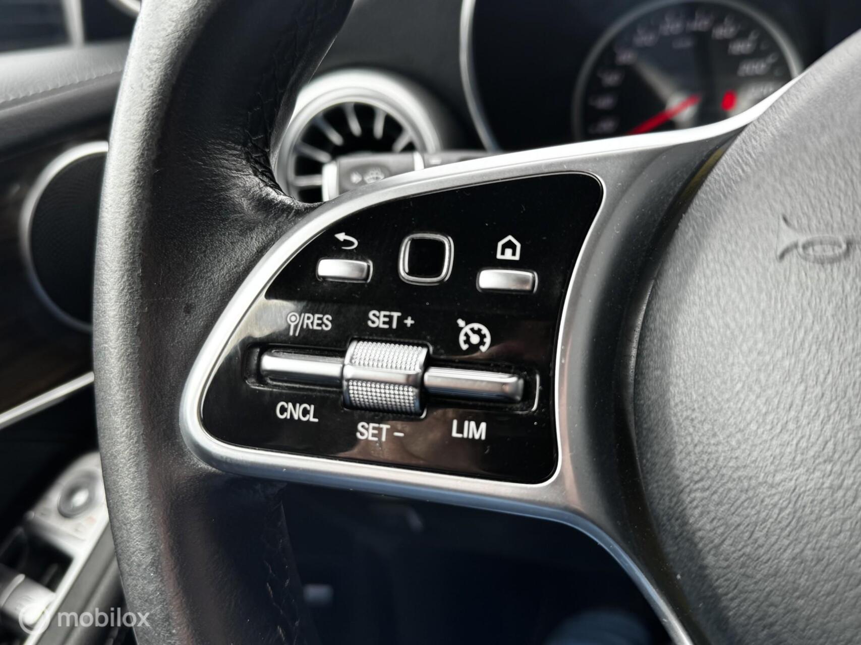 Foto van Mercedes-Benz GLC 300 E 4Matic