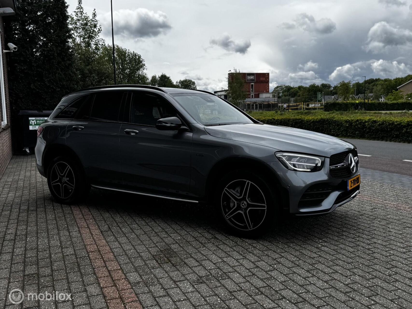 Foto van Mercedes-Benz GLC 300 E 4Matic