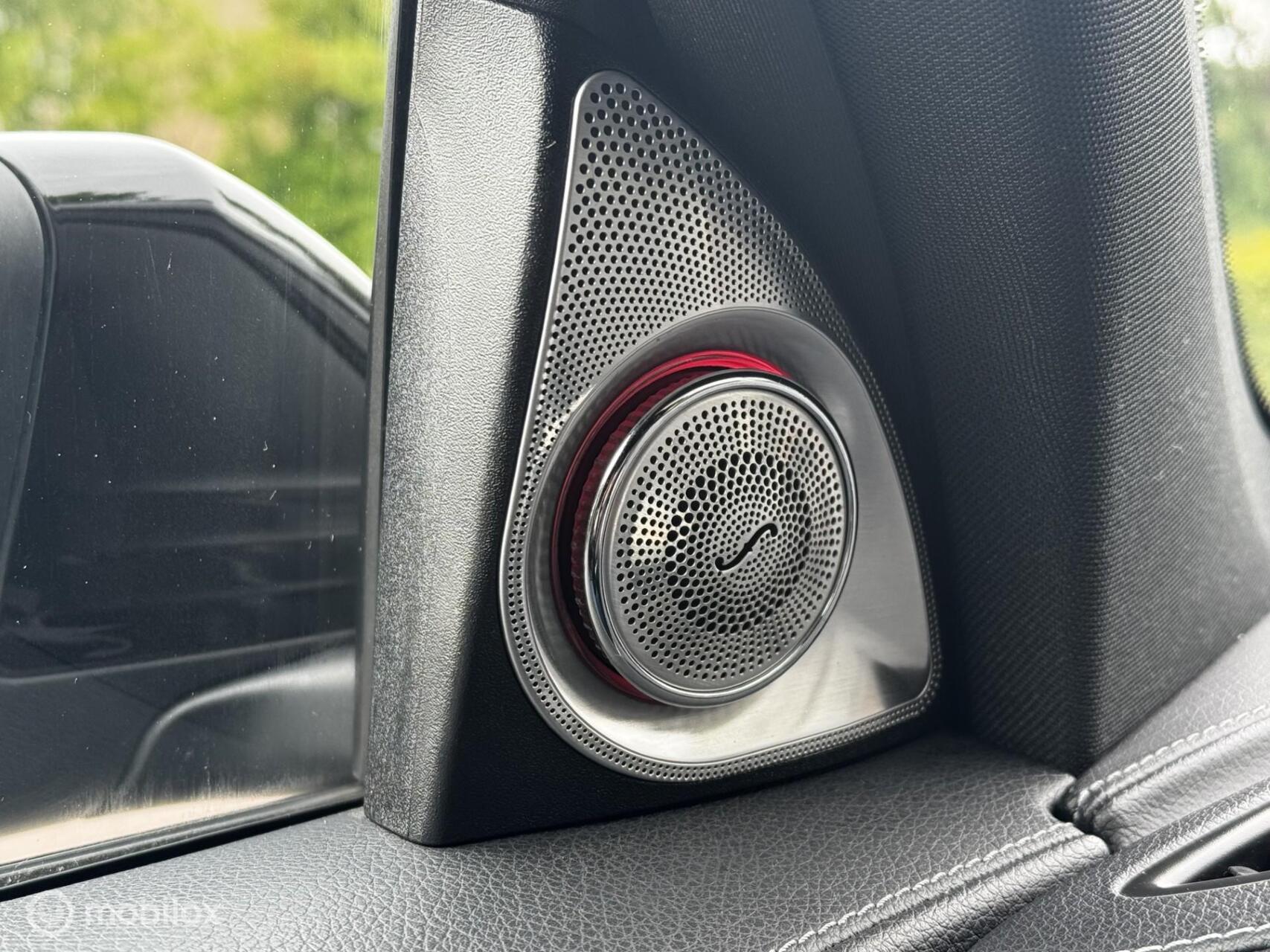 Foto van Mercedes-Benz GLC 300 E 4Matic