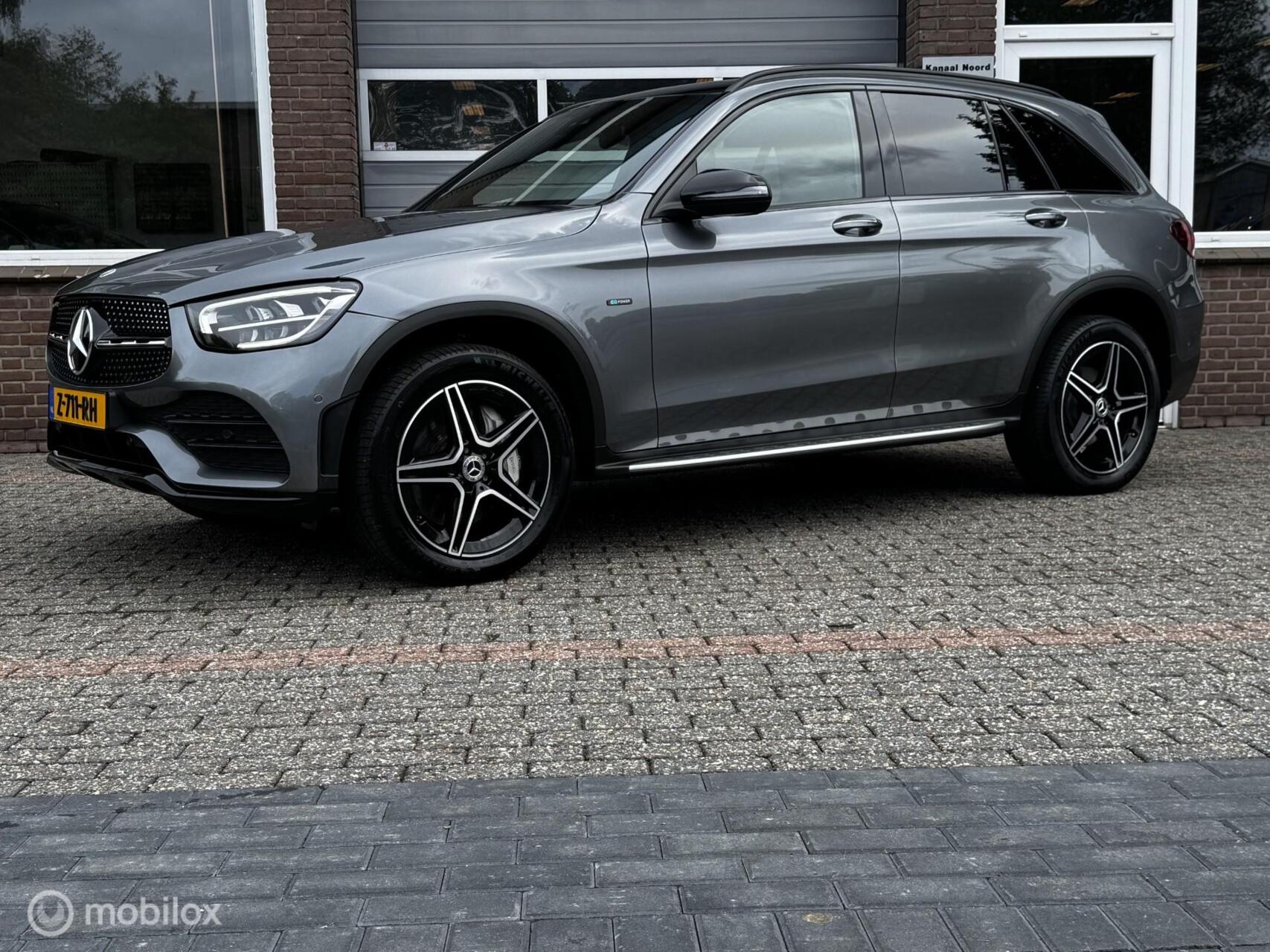 Mercedes-Benz GLC 300 E 4Matic 300e 4MATIC AMG PANO/STER.HEMEL/VOL! 2021 - voorkant